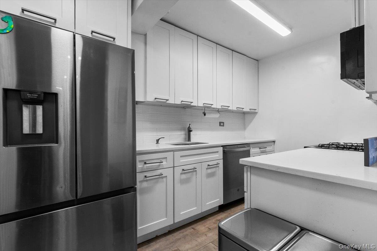 #16 photo, 5425 Valles Avenue, Bronx , NY 10471