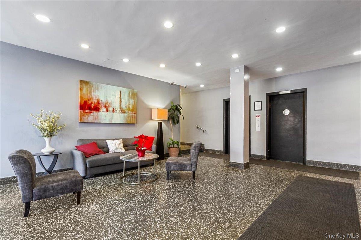 #19 photo, 5425 Valles Avenue, Bronx , NY 10471