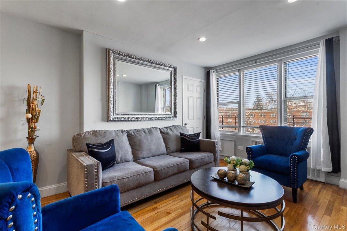 #4 photo, 5425 Valles Avenue, Bronx , NY 10471