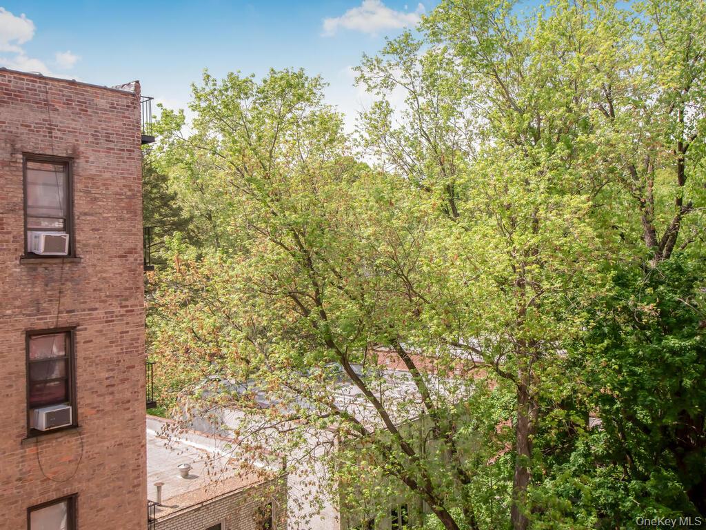 #11 photo, 6535 Broadway, Bronx , NY 10471