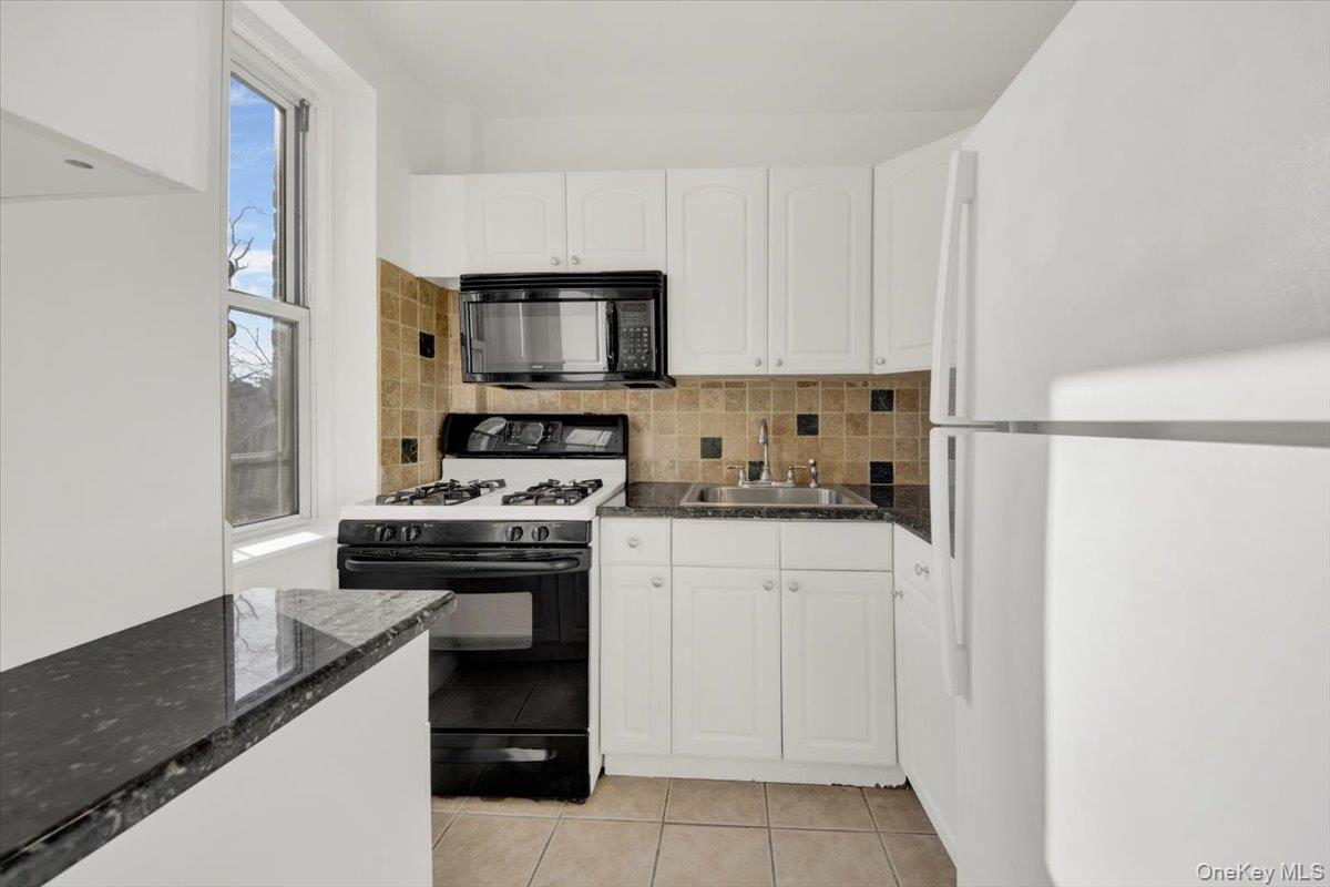 #13 photo, 811 Bronx River Road, Bronxville , NY 10708