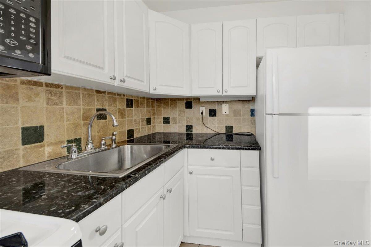 #15 photo, 811 Bronx River Road, Bronxville , NY 10708