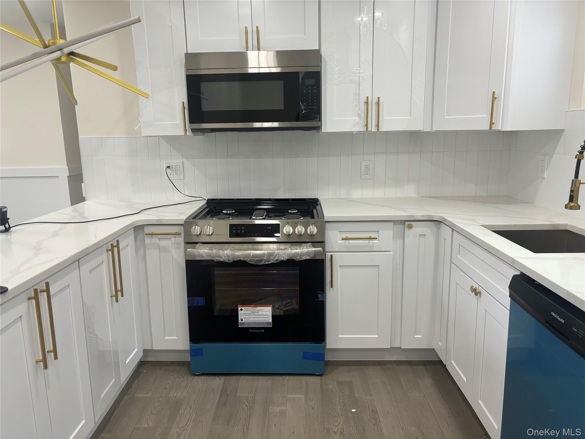 #1 photo, 41 Tamarack Street, 東長島 Central Islip , NY 11722