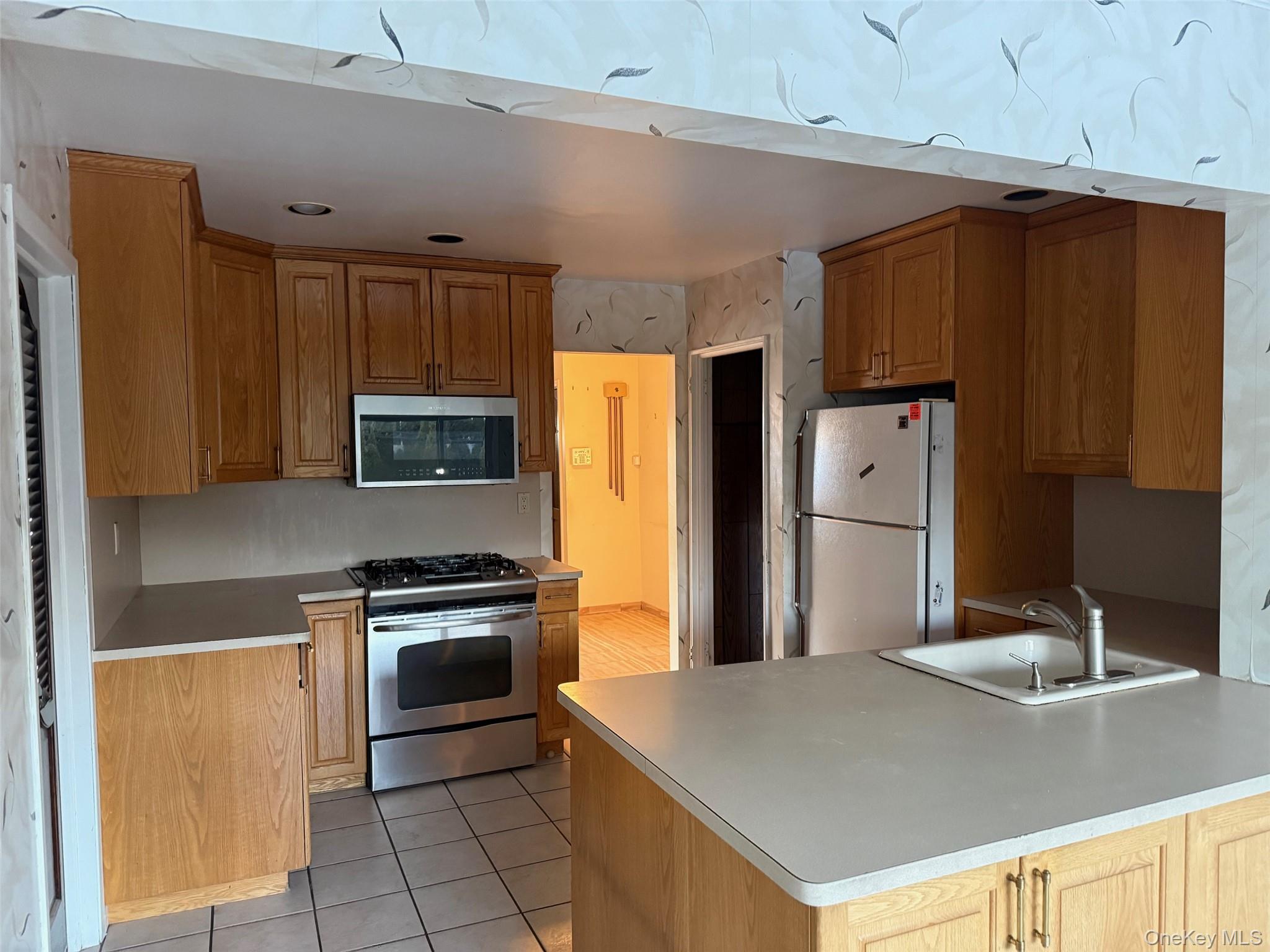 #18 photo, 12 Cranberry Lane, Plainview , NY 11803