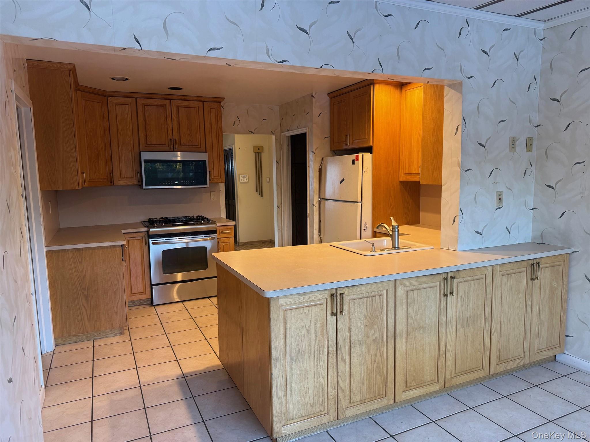 #4 photo, 12 Cranberry Lane, Plainview , NY 11803