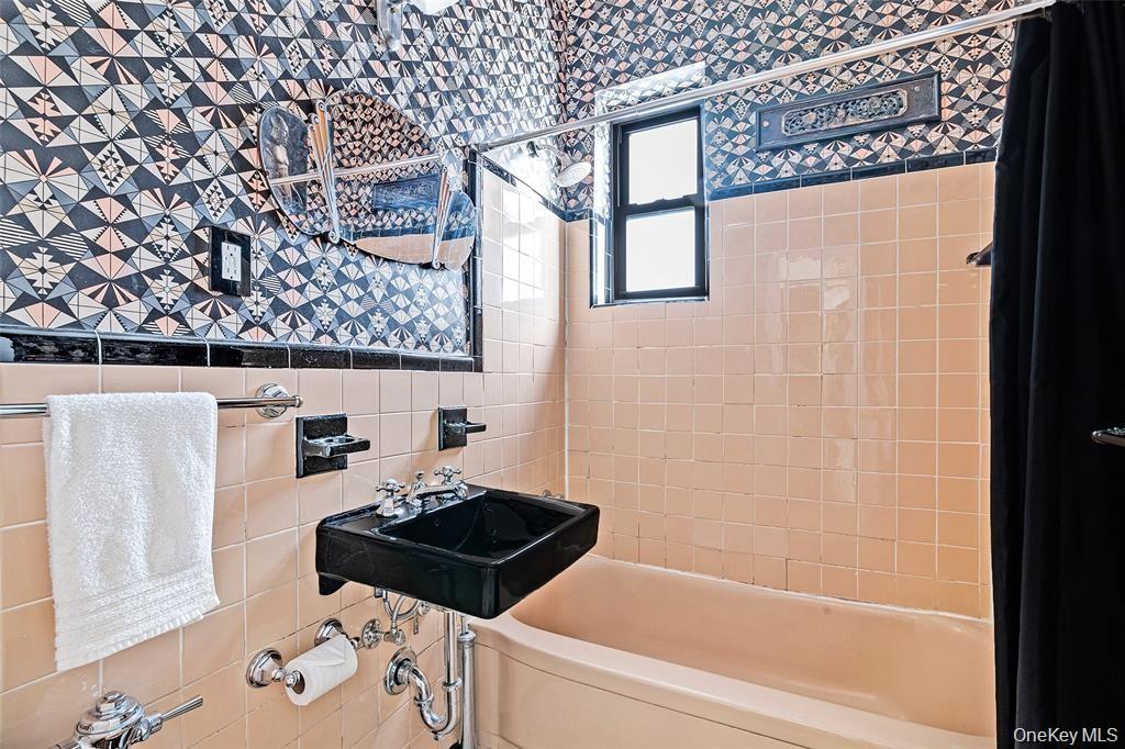 #8 photo, 140 Claremont Avenue, New York (Manhattan) , NY 10027