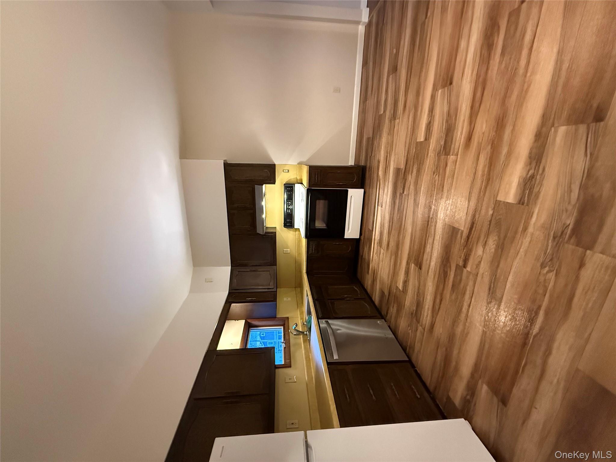 #2 photo, 90 W Main Street, 紐約州 Walden , NY 12586