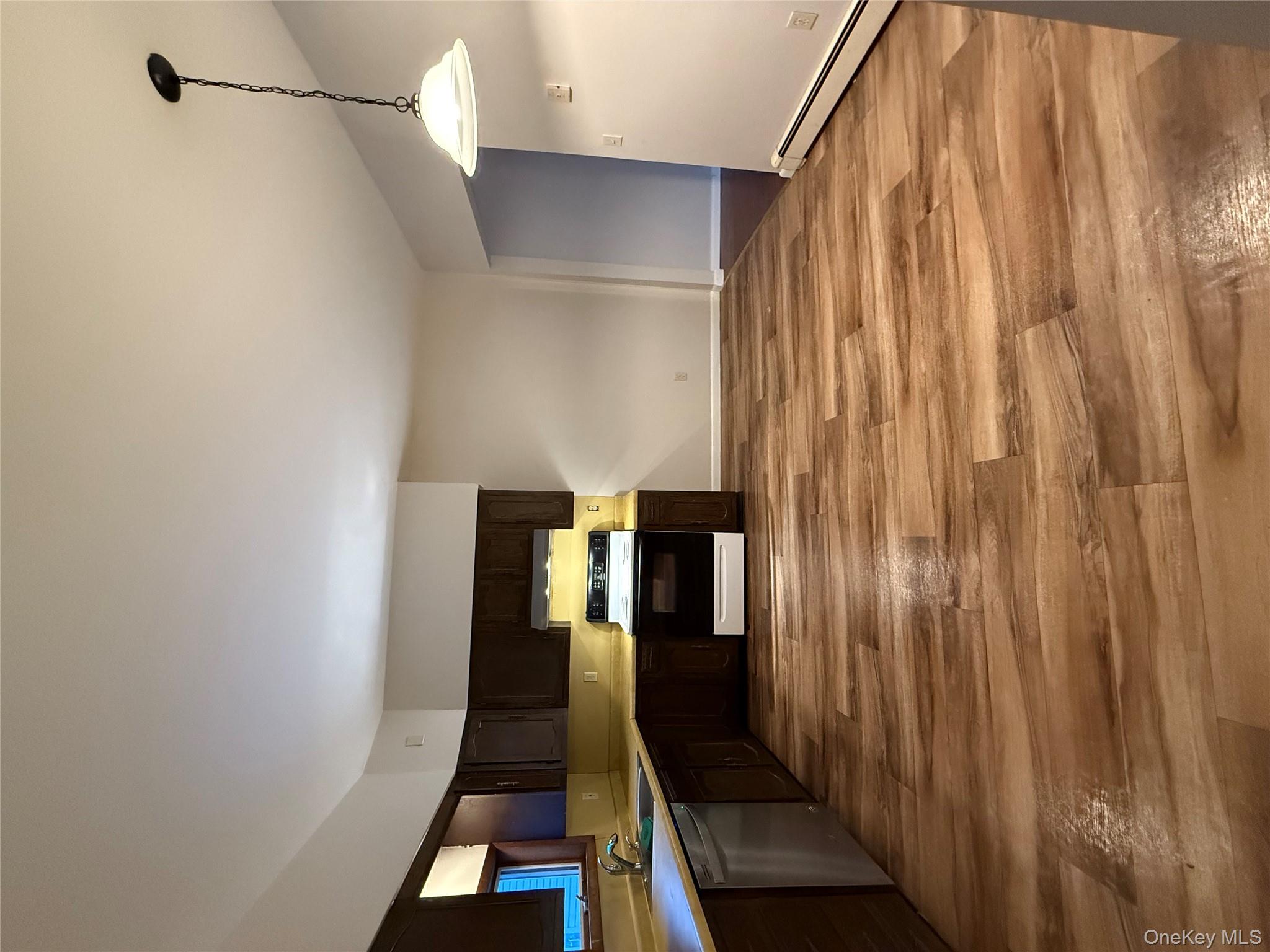 #4 photo, 90 W Main Street, 紐約州 Walden , NY 12586