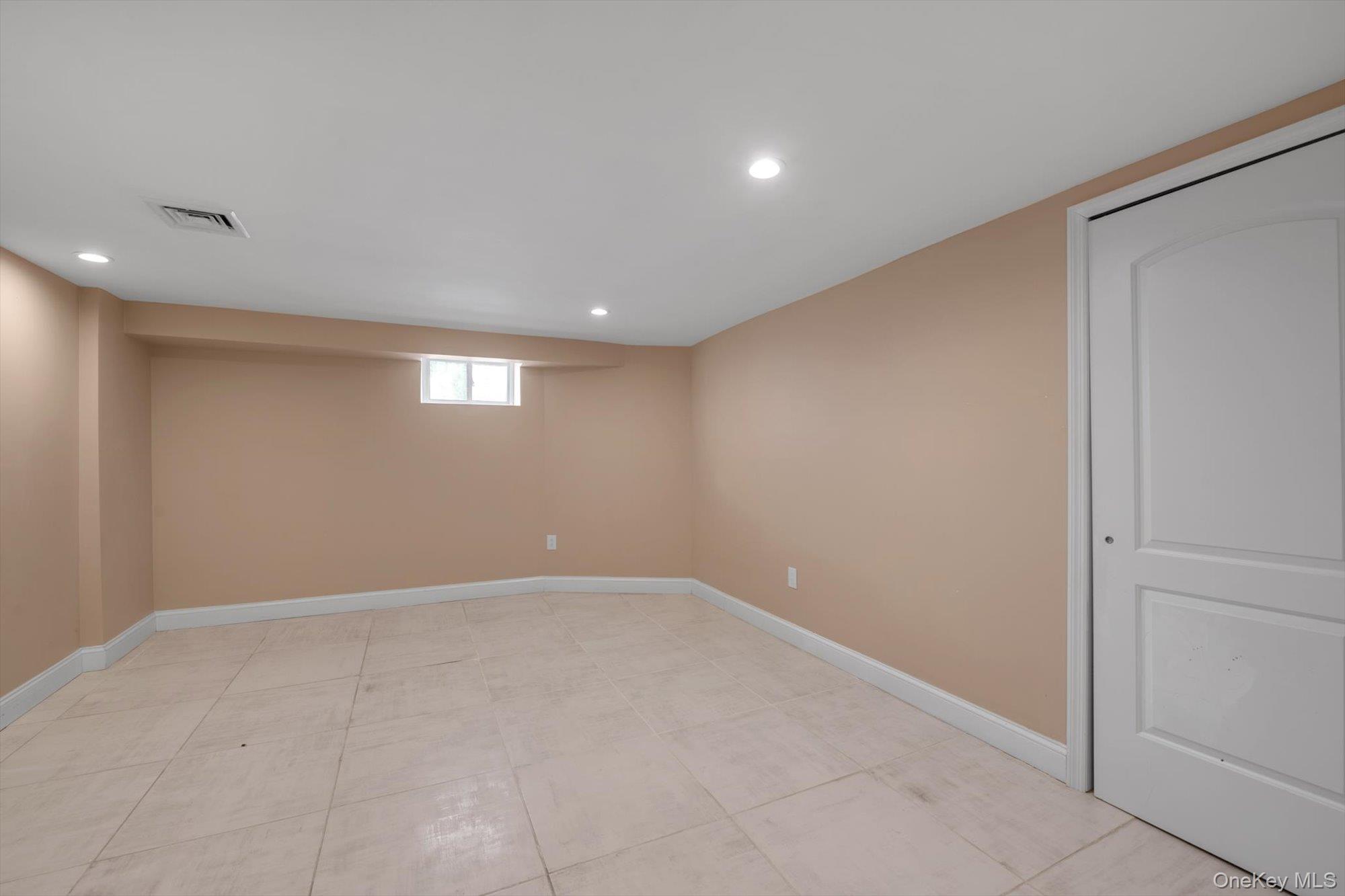 #18 photo, 109-39 194th Street, Saint Albans , NY 11412