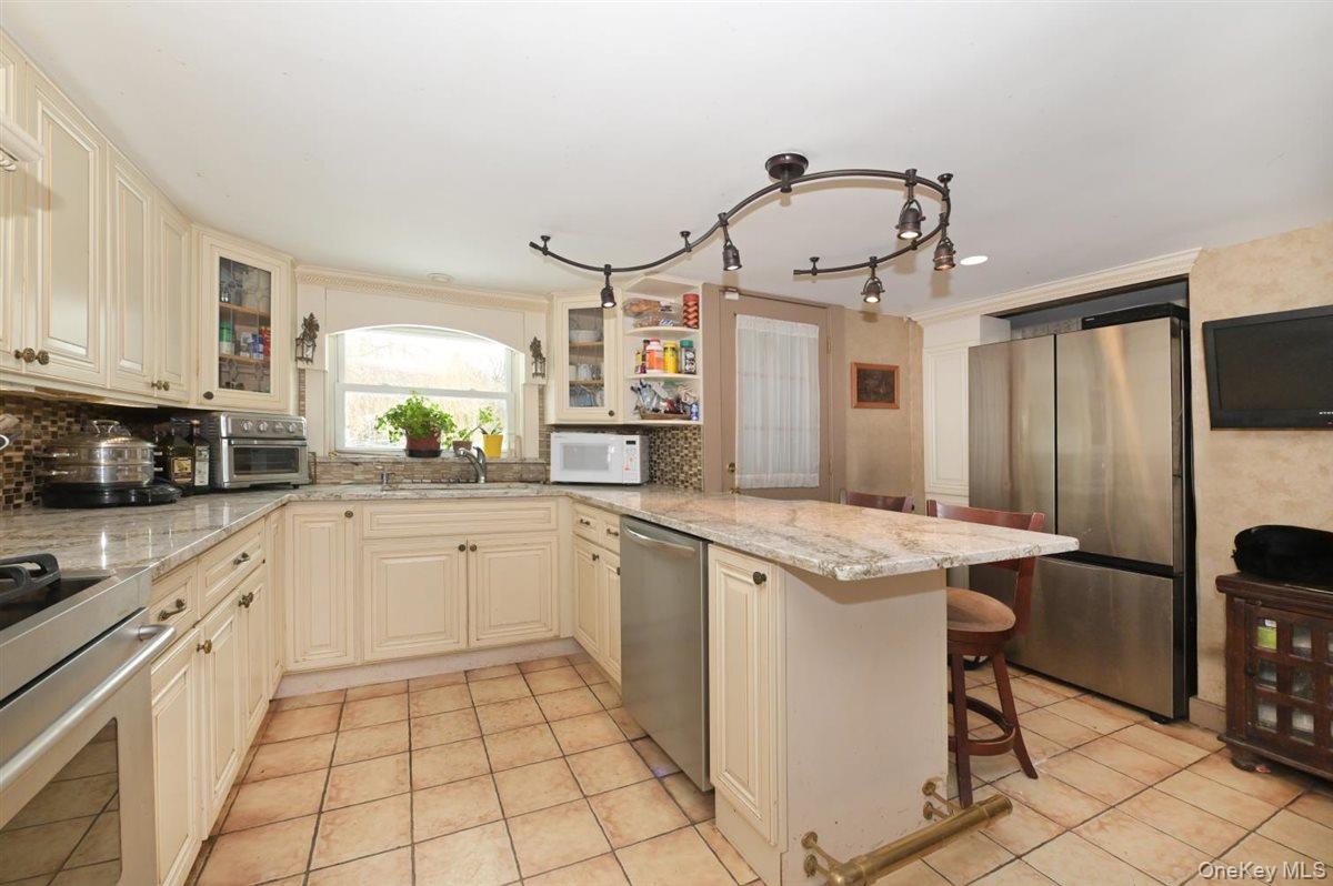 #13 photo, 6 CALLAHANS Road, Fort Salonga , NY 11768