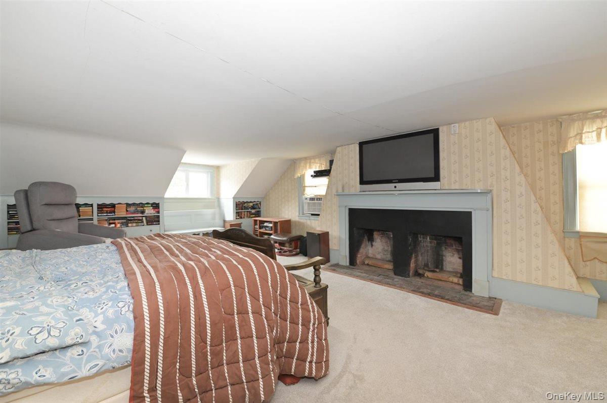 #19 photo, 6 CALLAHANS Road, Fort Salonga , NY 11768