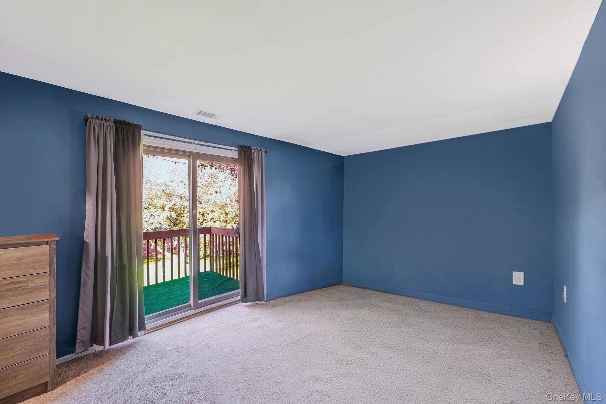 #12 photo, 6 Bailey, Middle Island , NY 11953