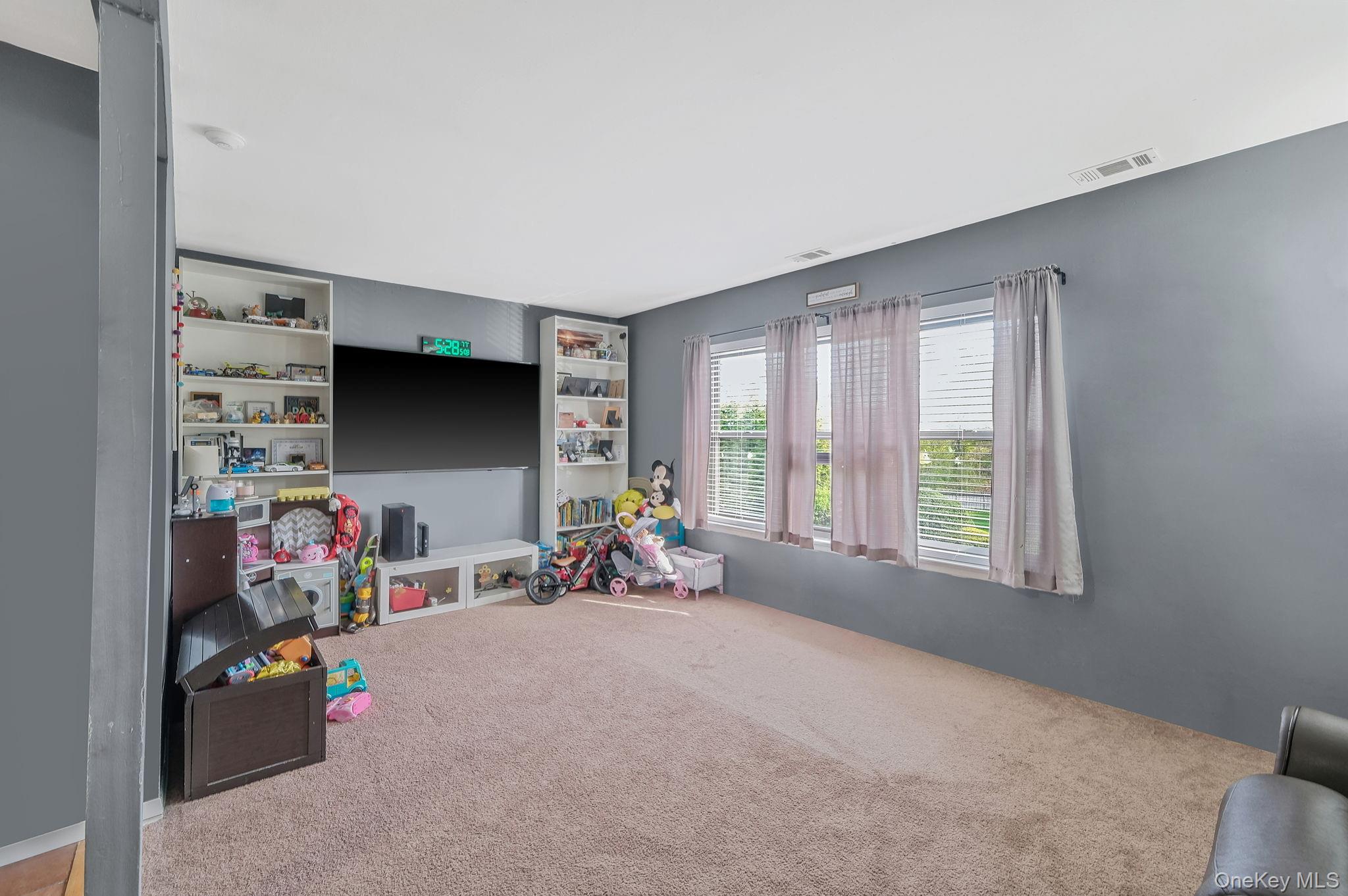 #4 photo, 6 Bailey, Middle Island , NY 11953