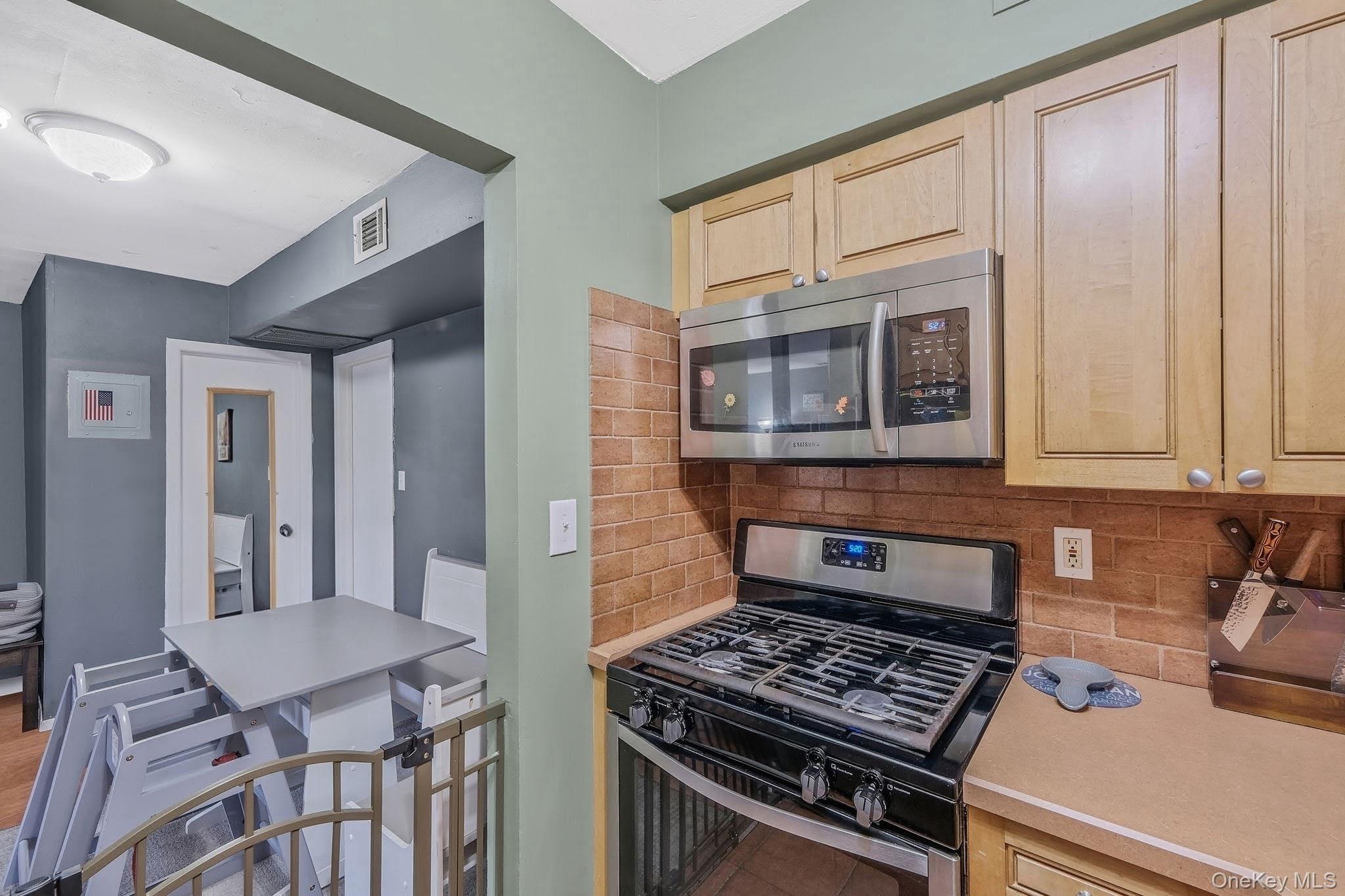 #7 photo, 6 Bailey, Middle Island , NY 11953