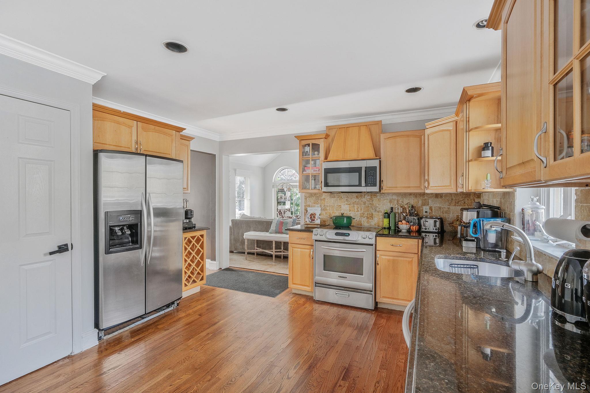 #12 photo, 180 Miller Place Road, Miller Place , NY 11764