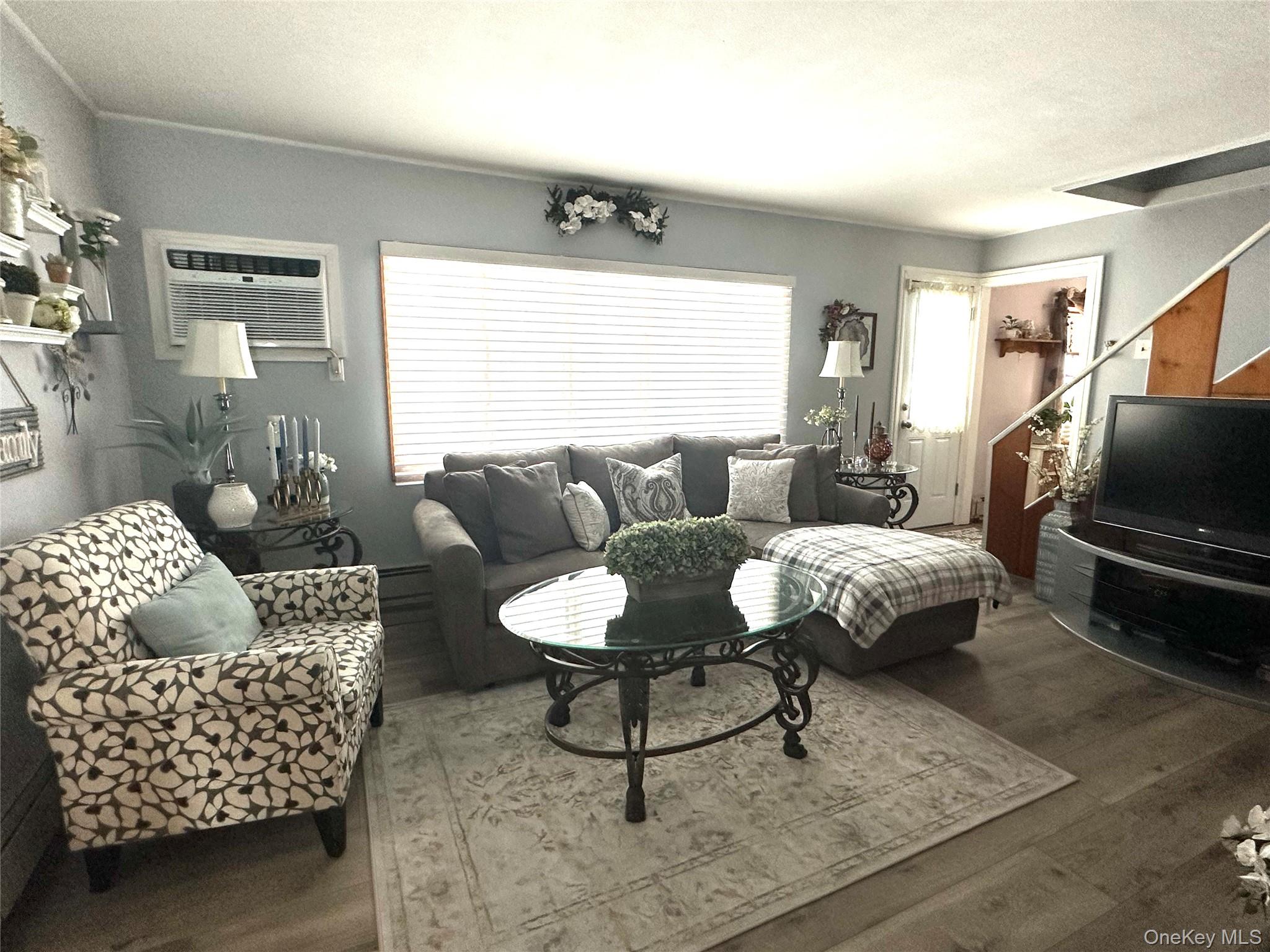 #11 photo, 166 Choir Lane, নাসাউ কাউন্টি Westbury , NY 11590