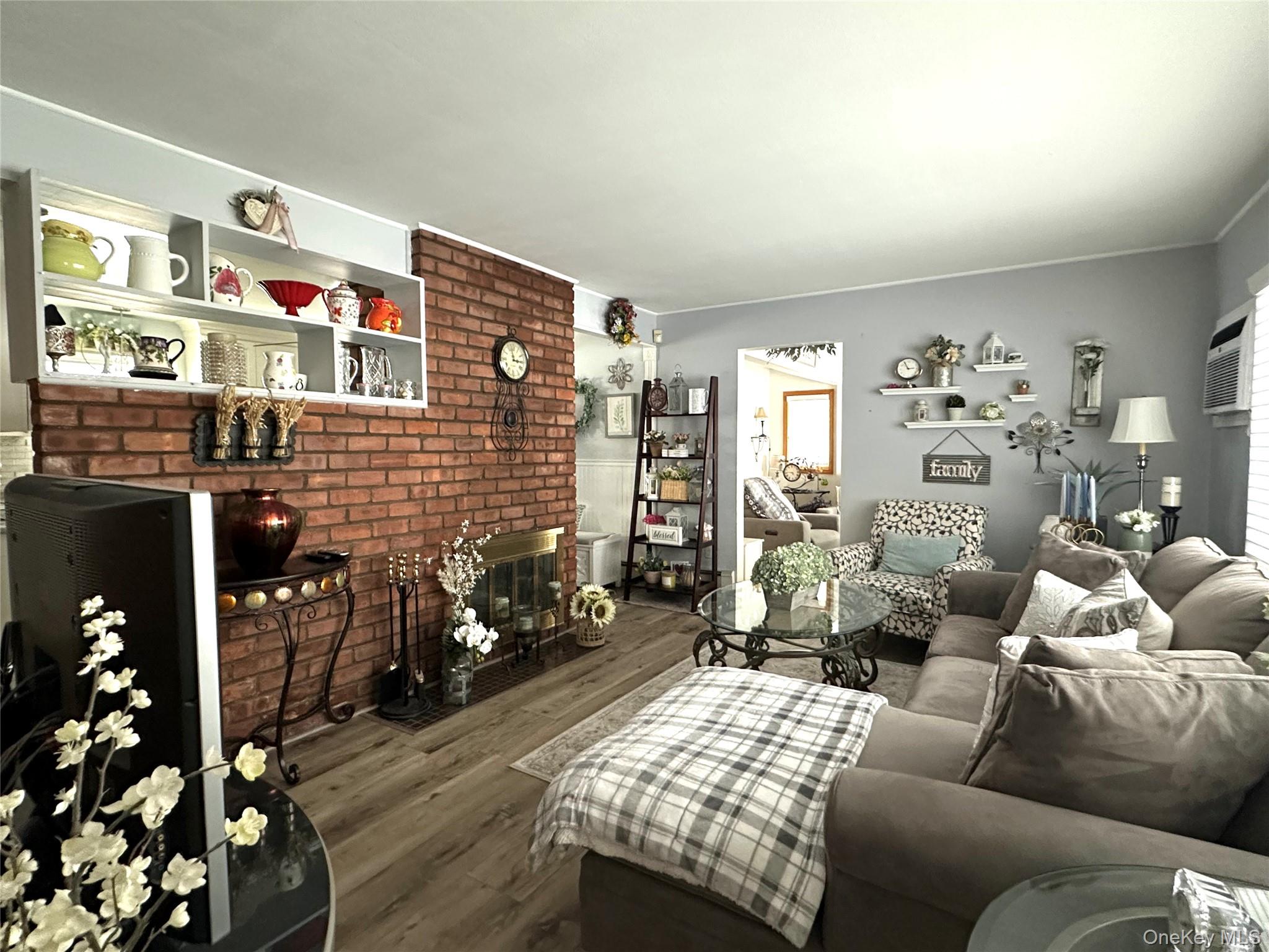 #14 photo, 166 Choir Lane, নাসাউ কাউন্টি Westbury , NY 11590