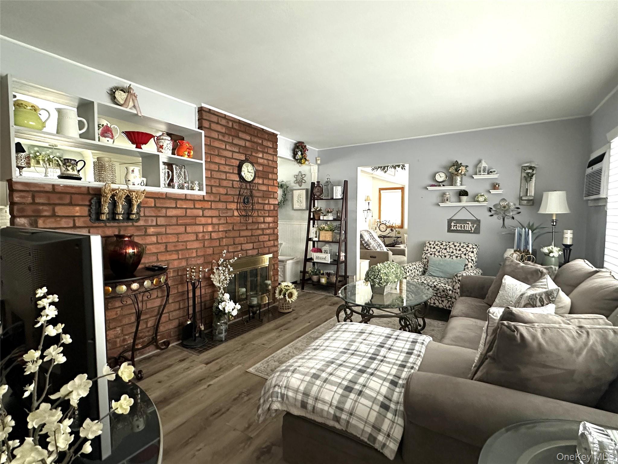 #15 photo, 166 Choir Lane, নাসাউ কাউন্টি Westbury , NY 11590