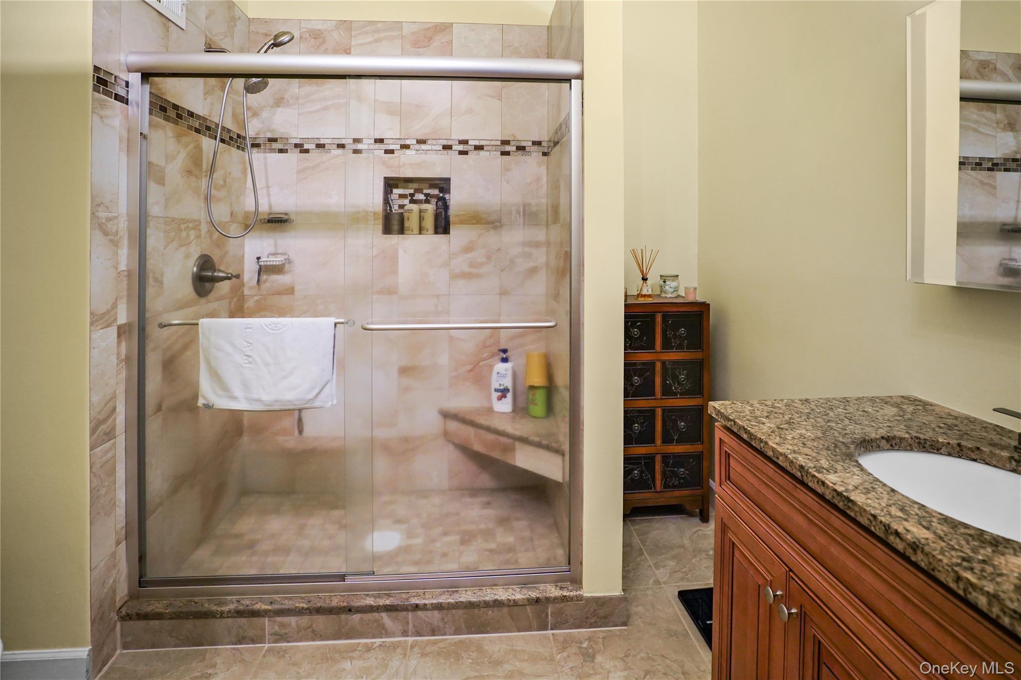 #14 photo, 2860 Nicole Court, Нассау ‖ Oceanside , NY 11572