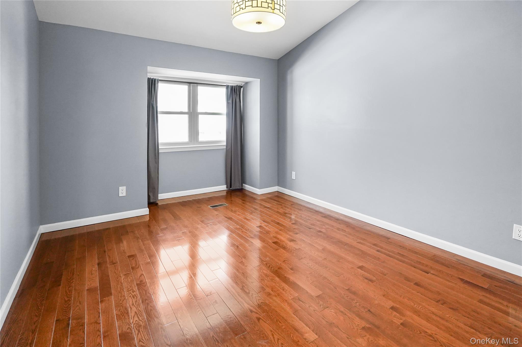 #15 photo, 2860 Nicole Court, Нассау ‖ Oceanside , NY 11572