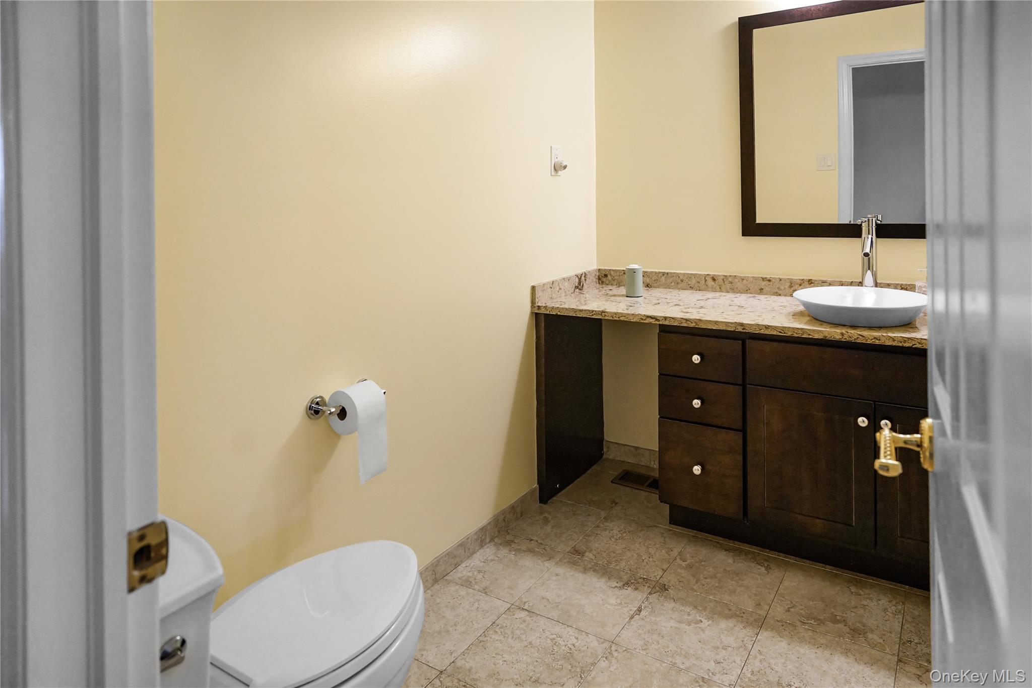 #6 photo, 2860 Nicole Court, Нассау ‖ Oceanside , NY 11572