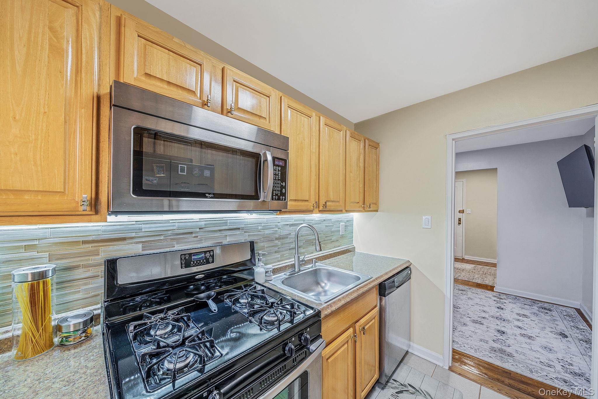 #12 photo, 83-75 118th Street, Kew Gardens , NY 11415