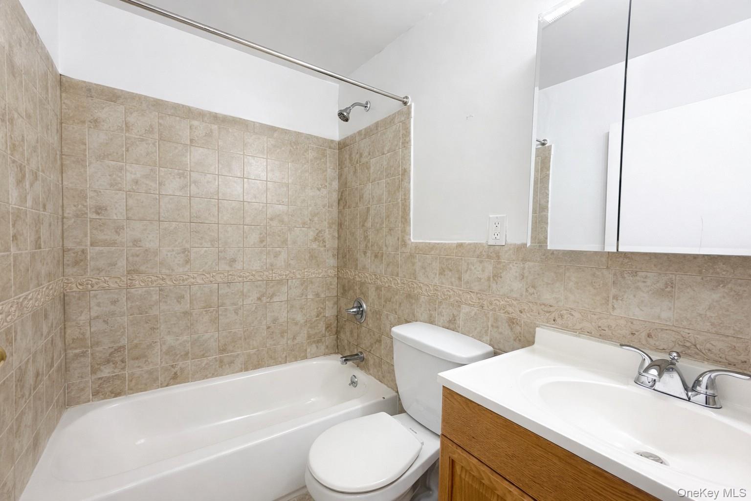 #12 photo, 16-56 Bell, Bayside , NY 11360