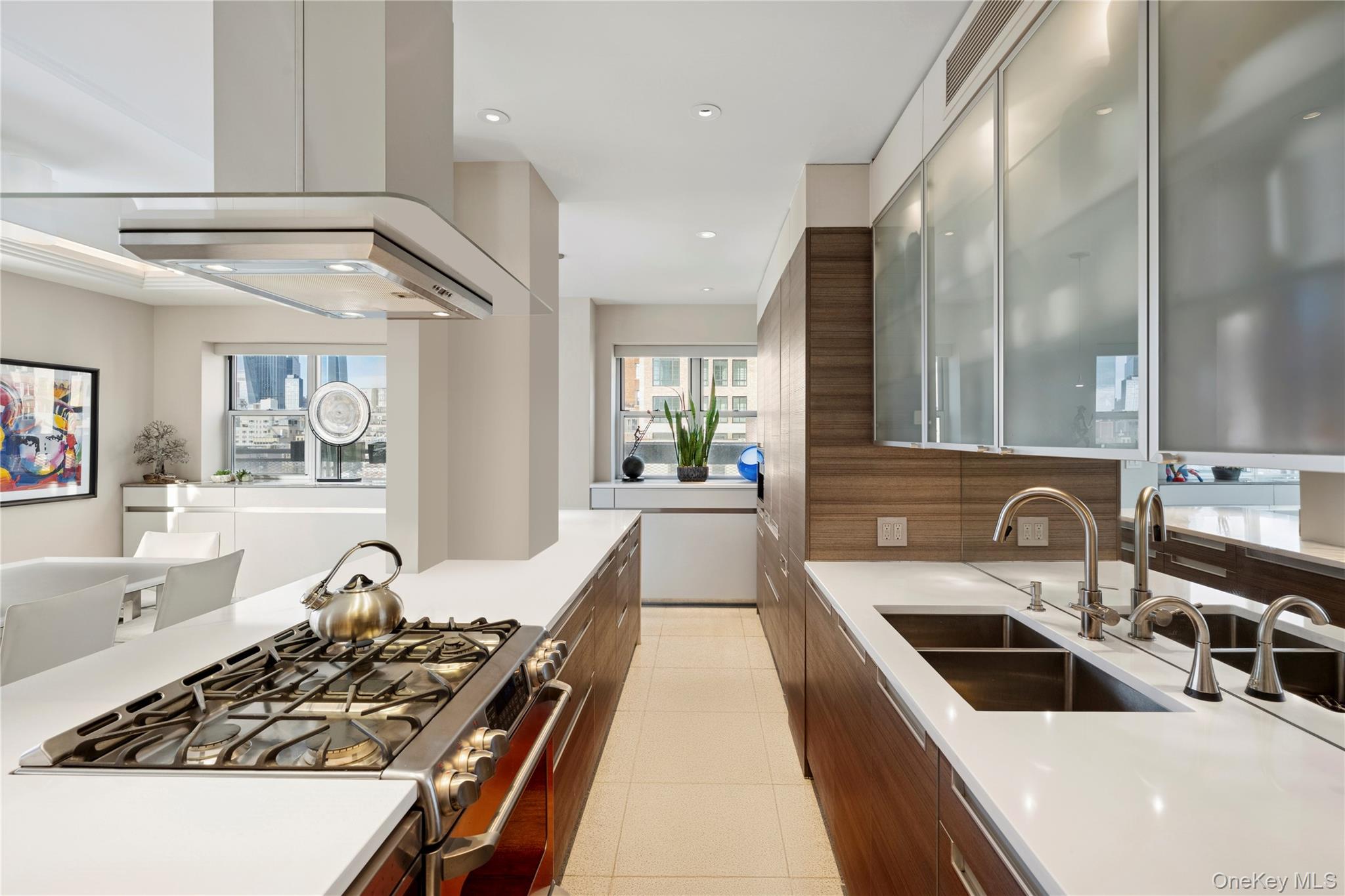 #4 photo, 2 Fifth Avenue, New York (Manhattan) , NY 10011