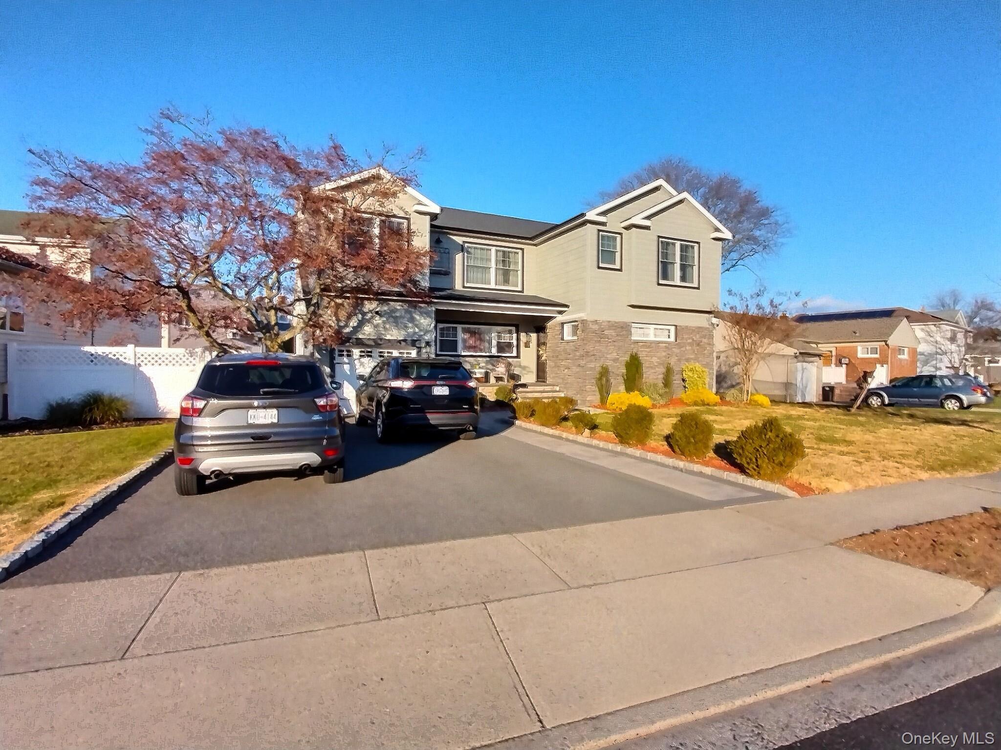 #2 photo, 166 Daniel Road, Massapequa , NY 11758