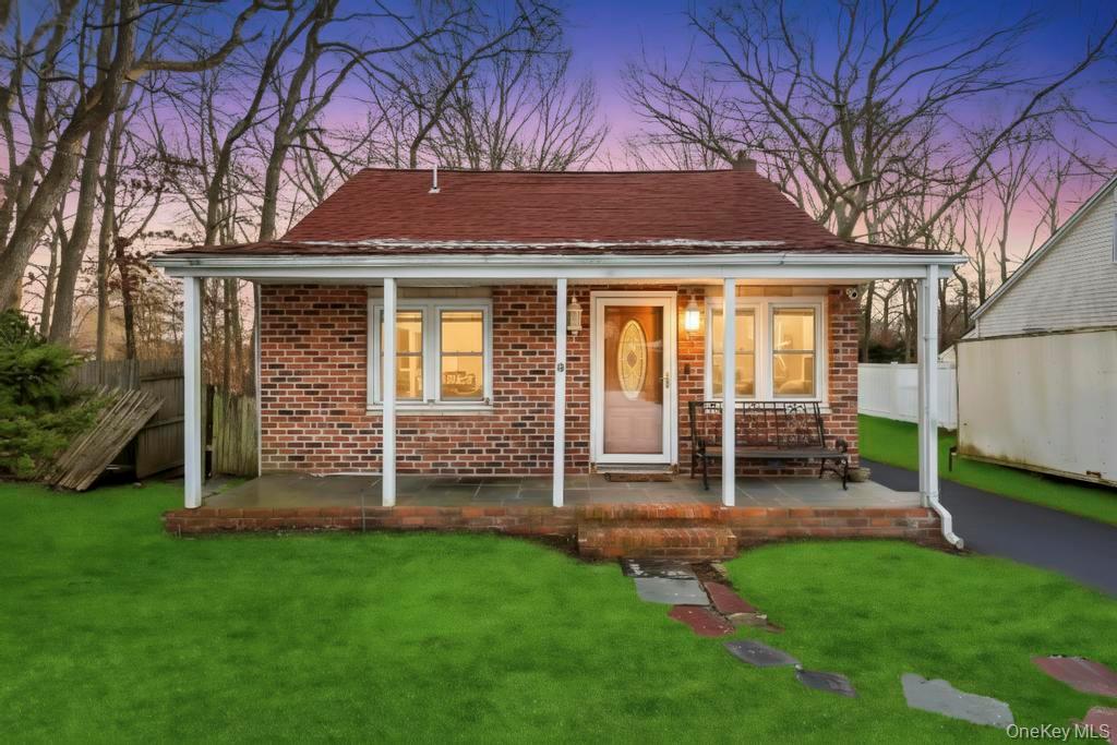 #1 photo, 260 Springdale Drive, Ronkonkoma , NY 11779