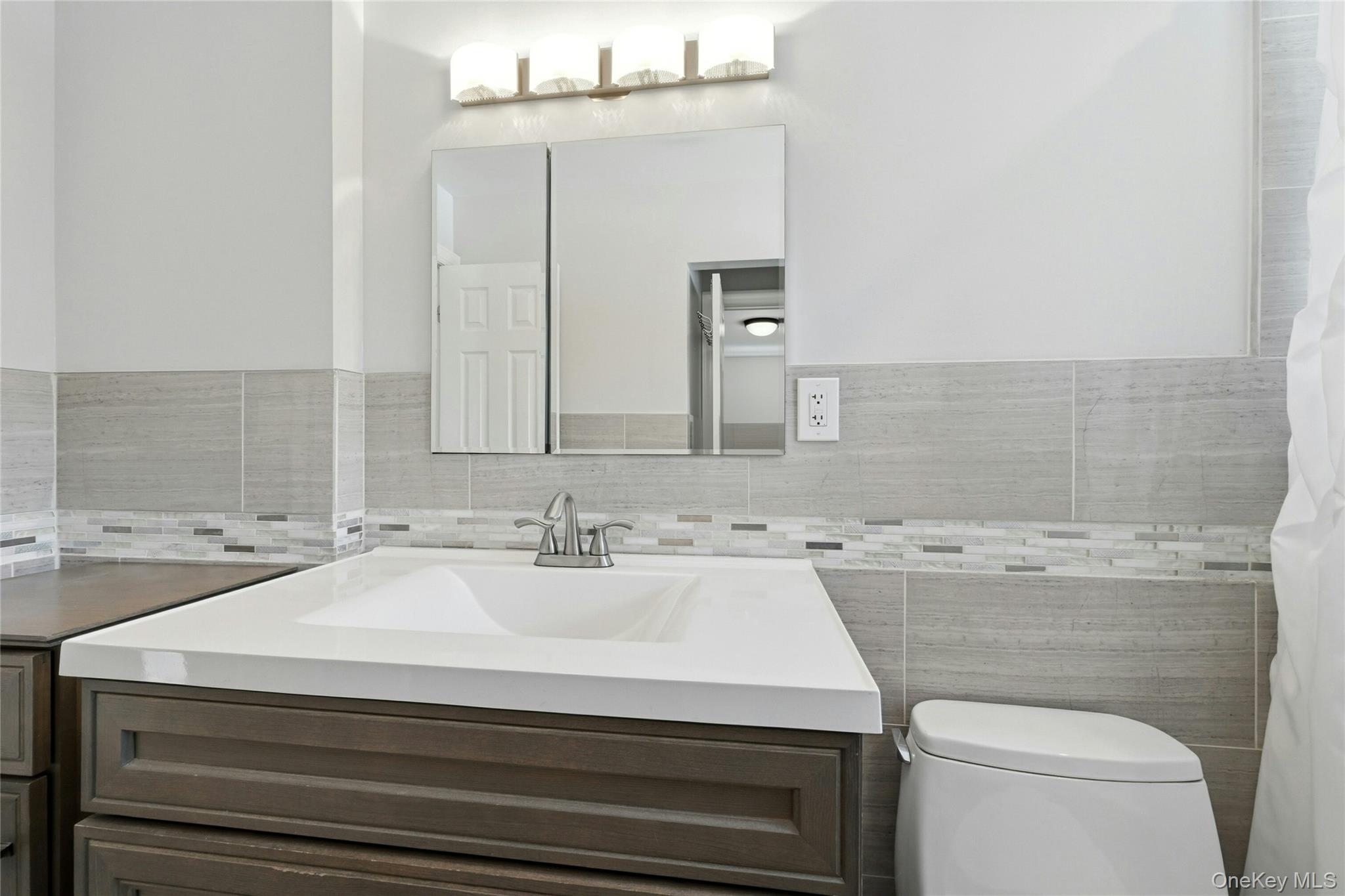 #16 photo, 4 Stell Lane, East Northport , NY 11731