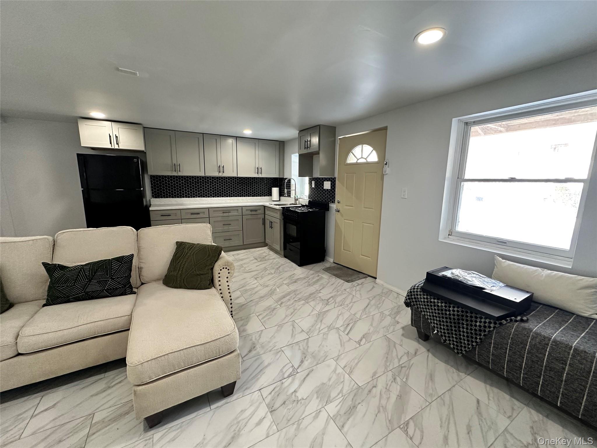 #2 photo, 245 Glenhill Avenue, Yonkers , NY 10701