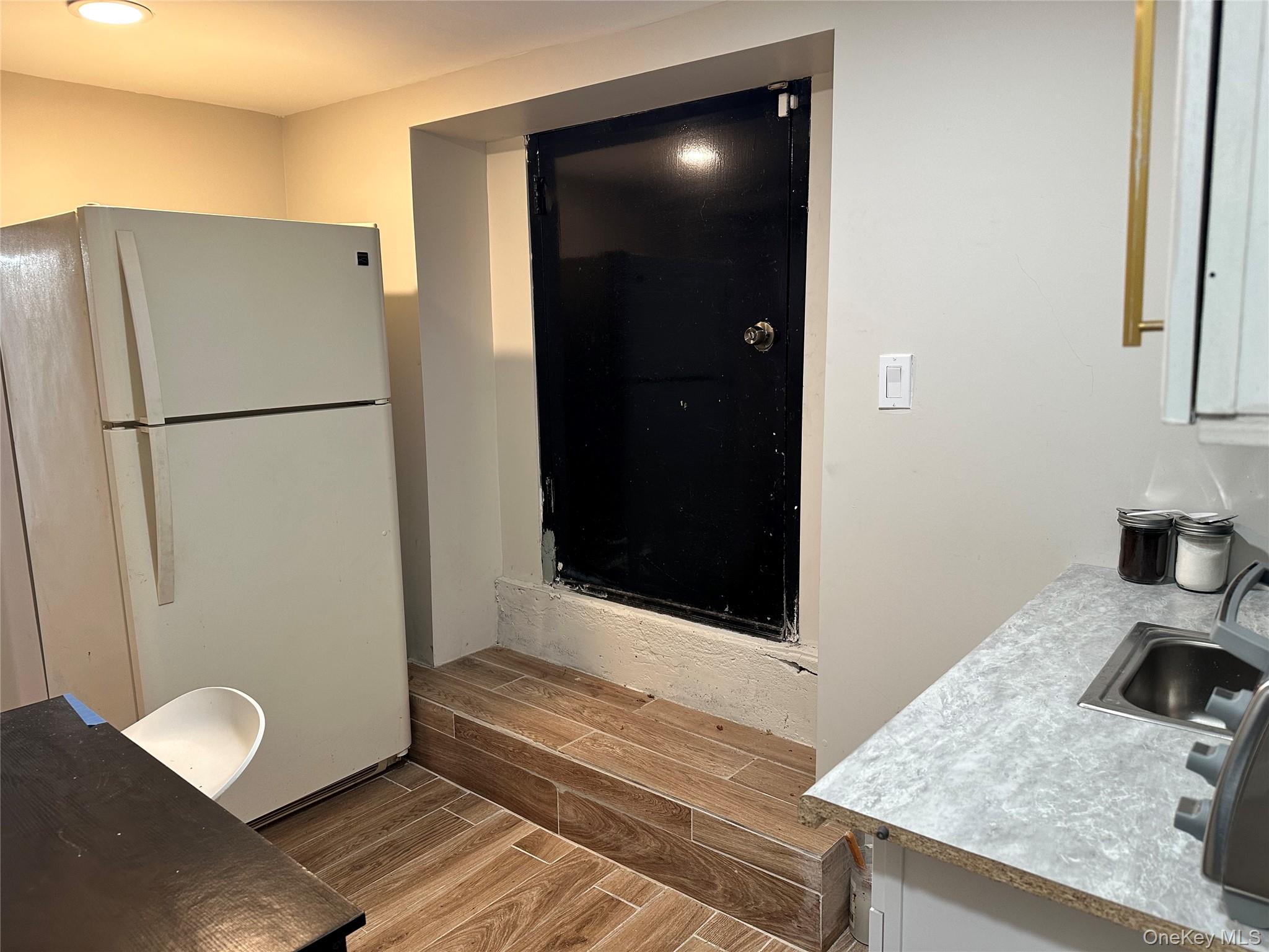 #3 photo, 245 Glenhill Avenue, Yonkers , NY 10701