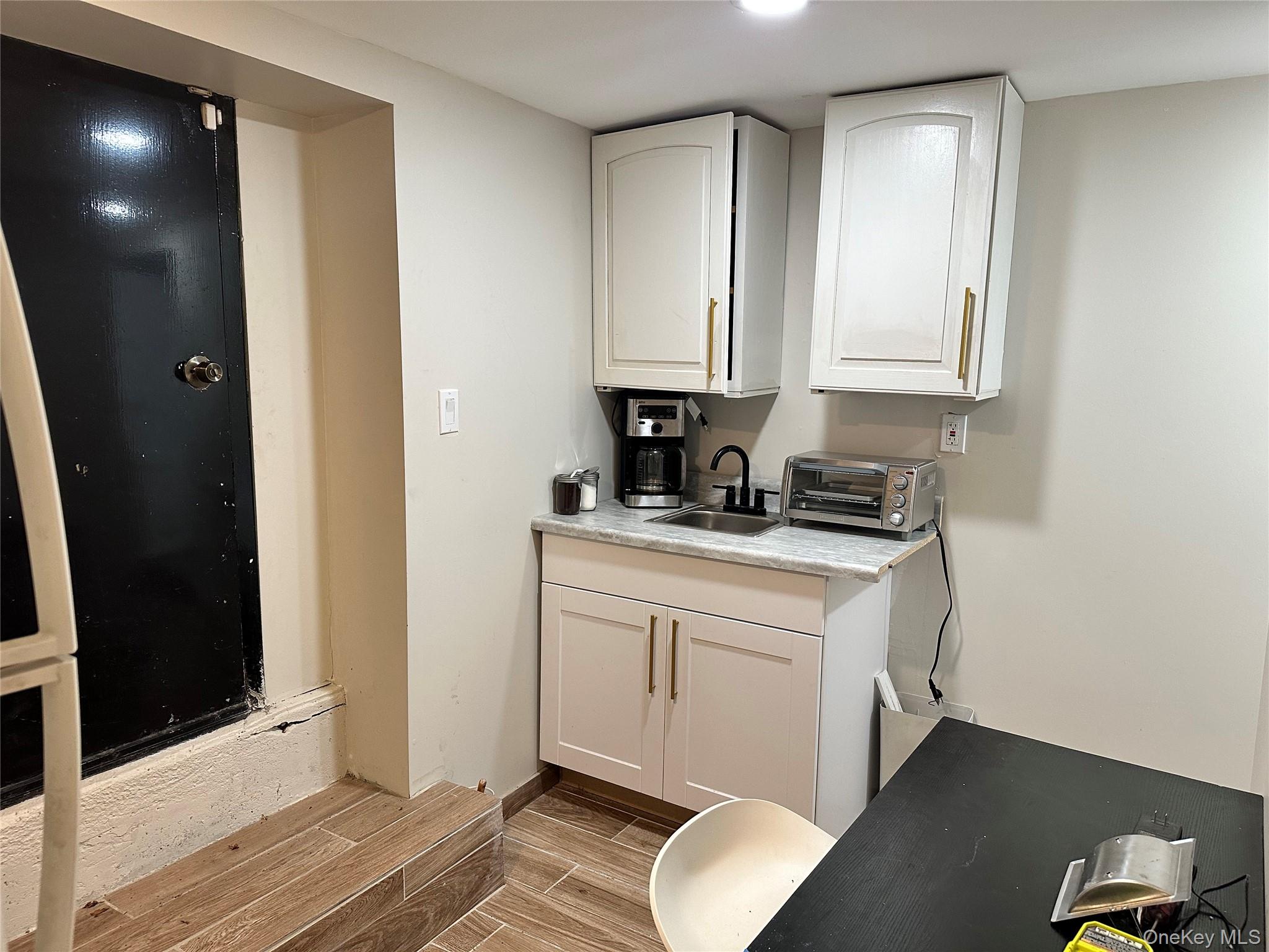 #5 photo, 245 Glenhill Avenue, Yonkers , NY 10701