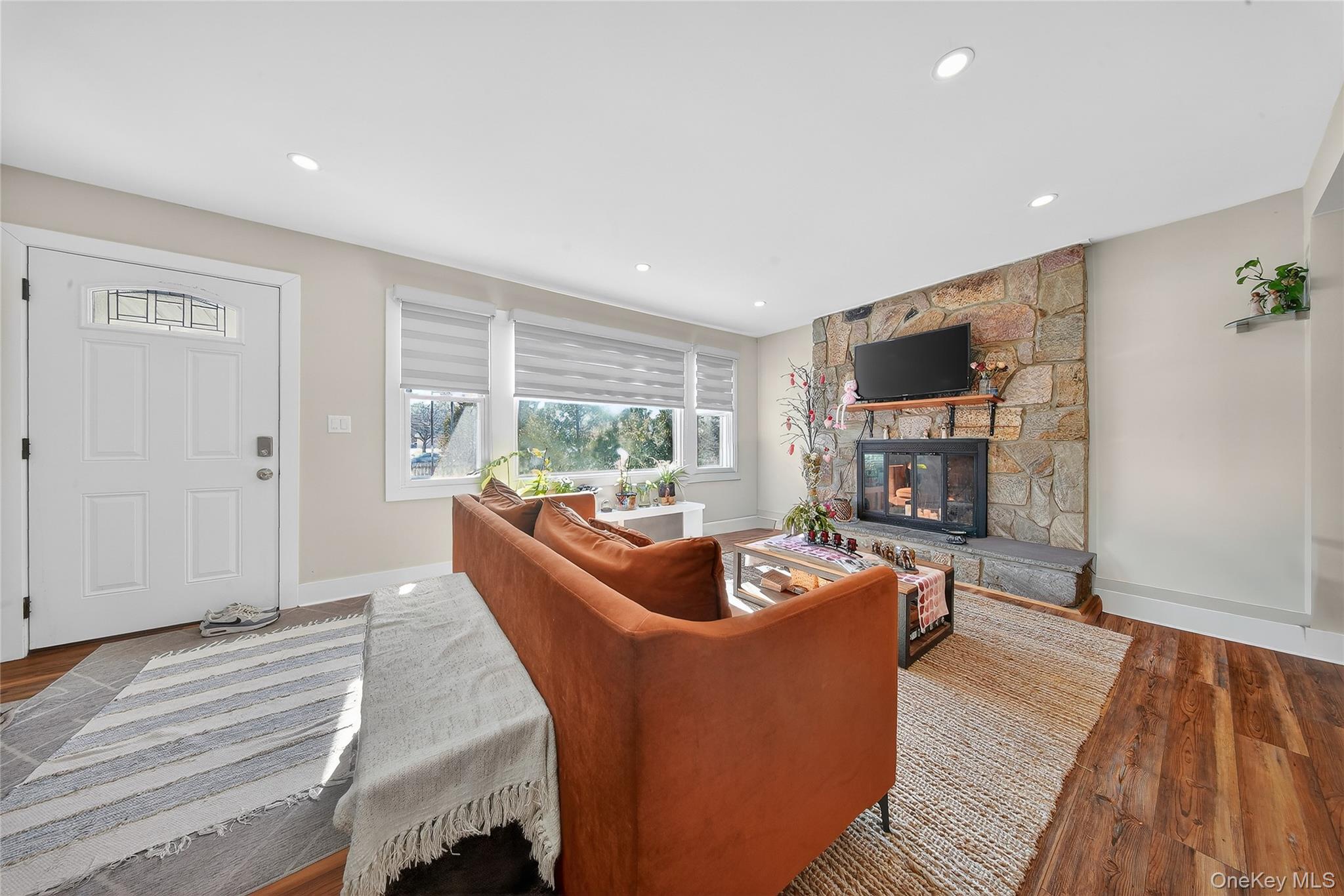 #13 photo, 1718 E Main Street, Mohegan Lake , NY 10547