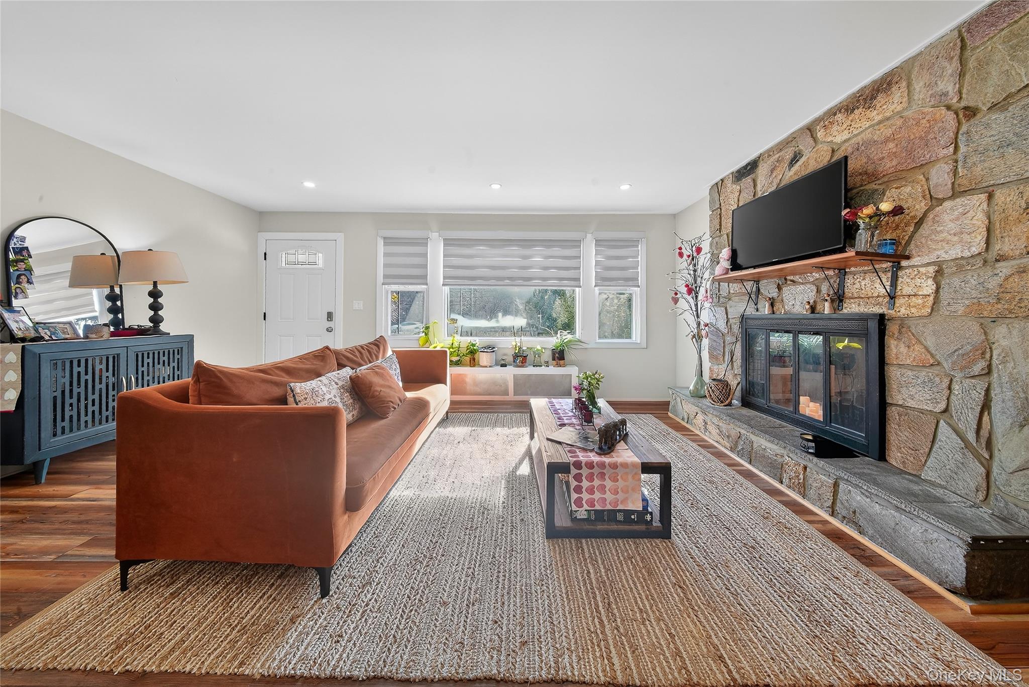 #14 photo, 1718 E Main Street, Mohegan Lake , NY 10547