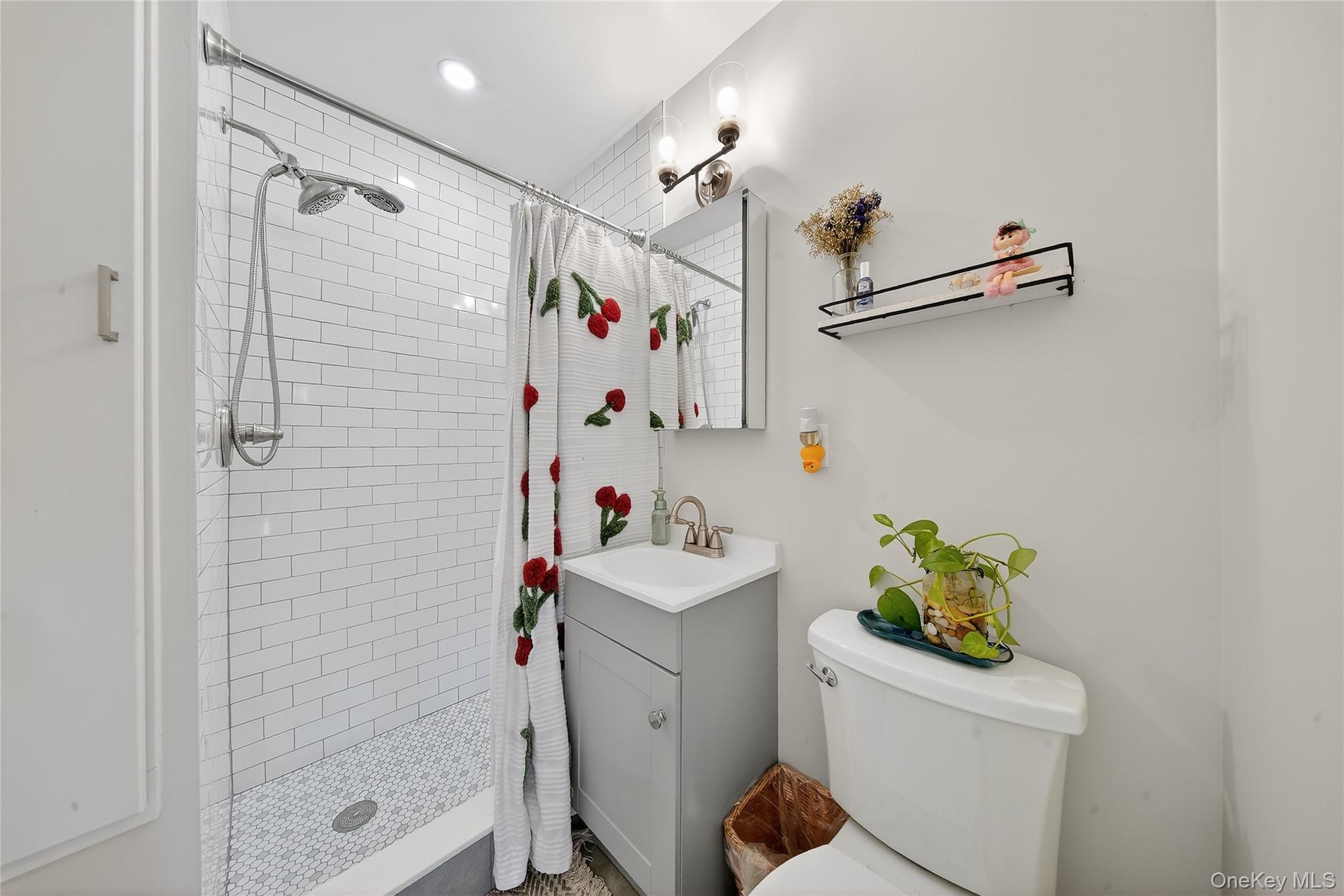 #19 photo, 1718 E Main Street, Mohegan Lake , NY 10547