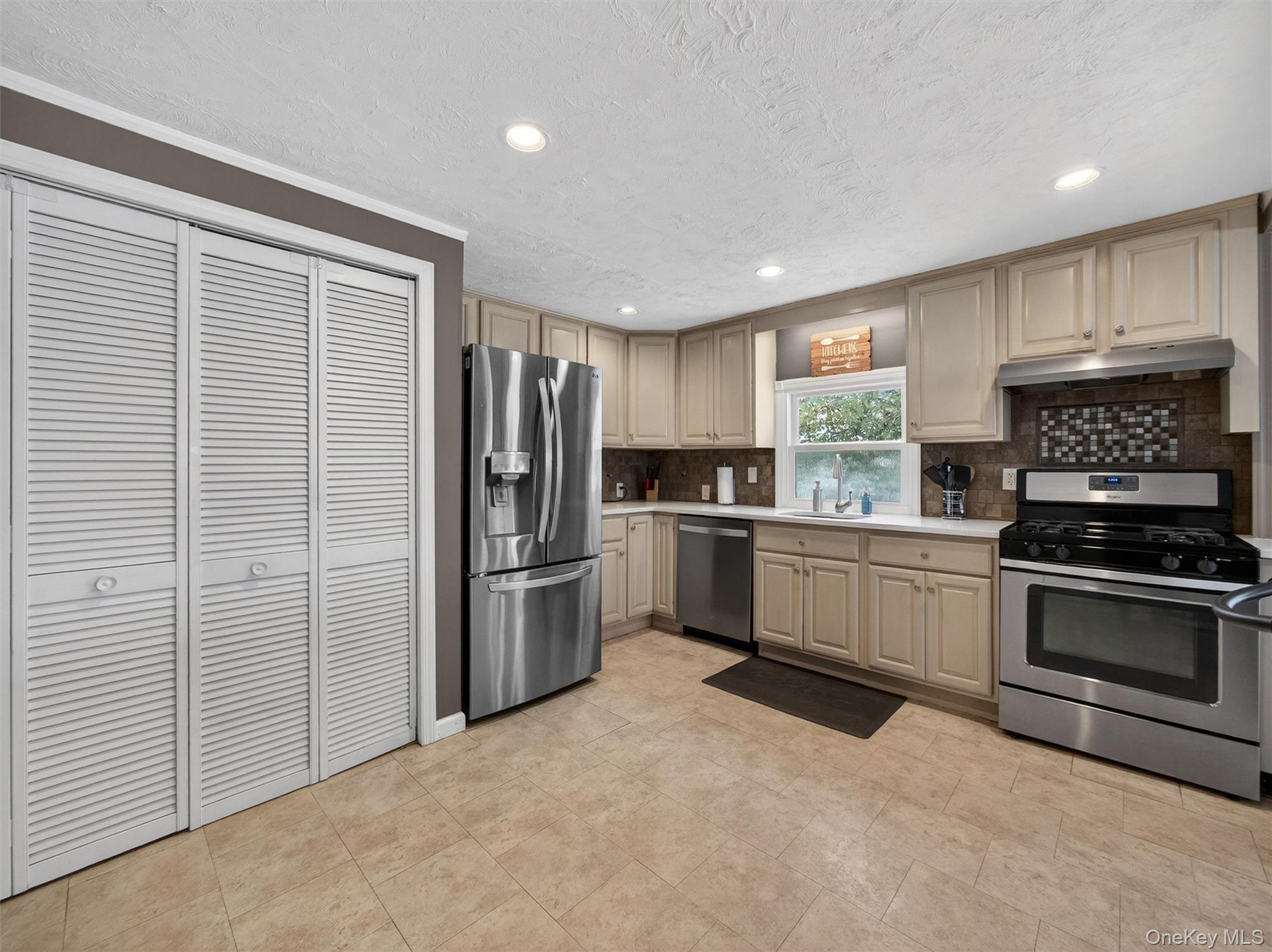 #16 photo, 7 Staubitz Avenue, Pearl River , NY 10965