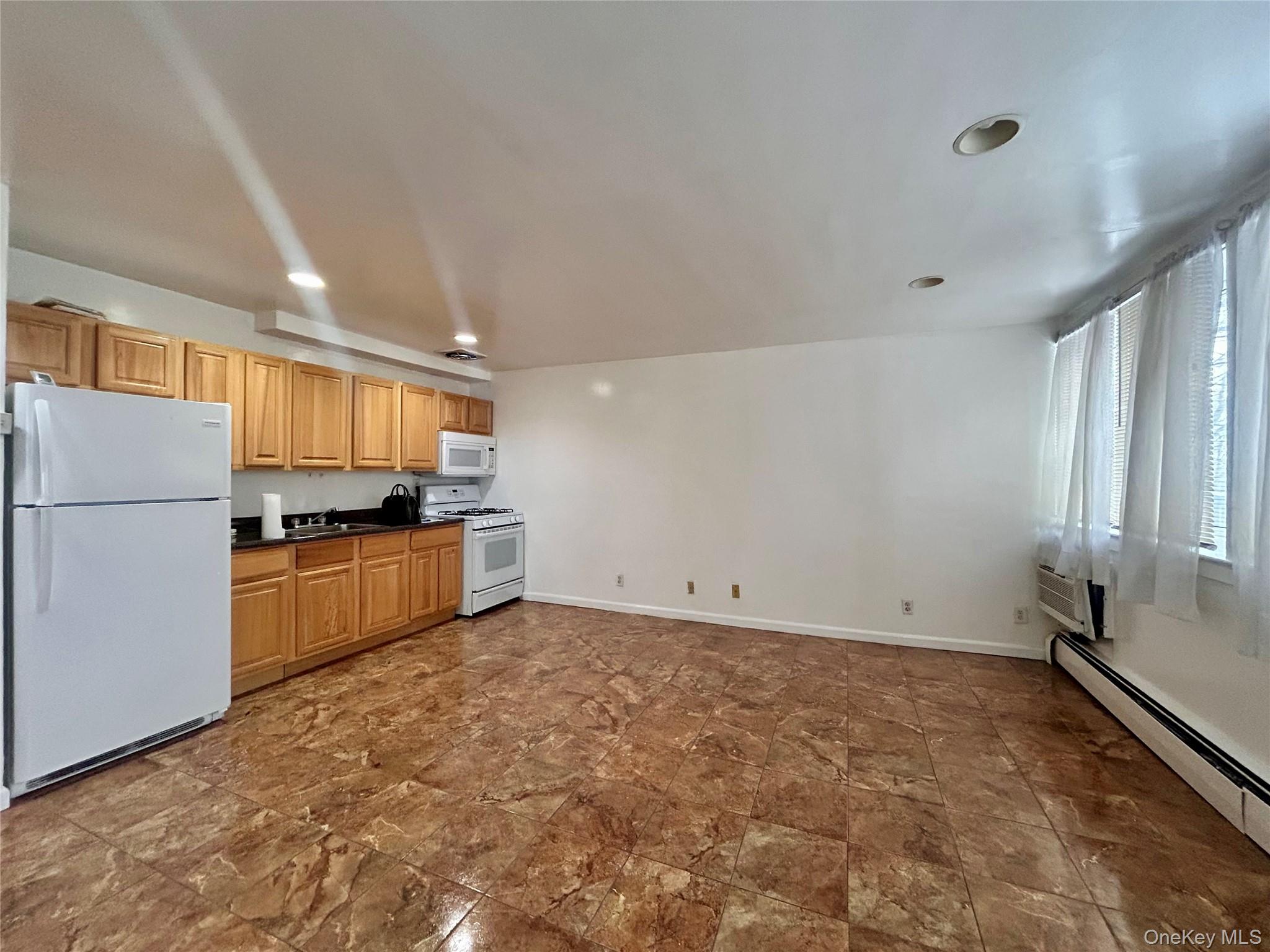 #4 photo, 9 Wyndover Woods Lane, White Plains , NY 10603