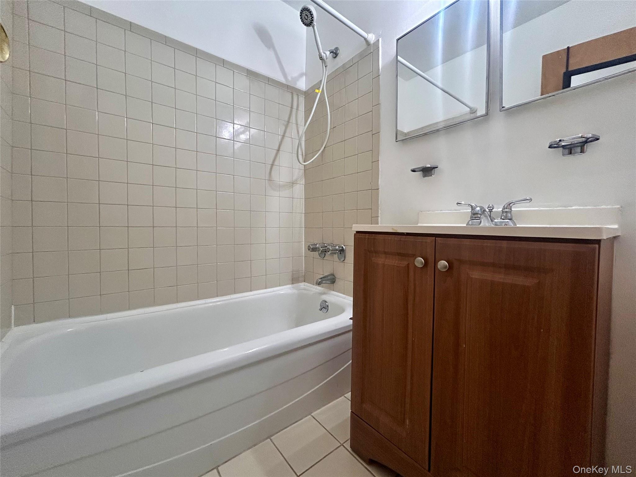 #8 photo, 9 Wyndover Woods Lane, White Plains , NY 10603