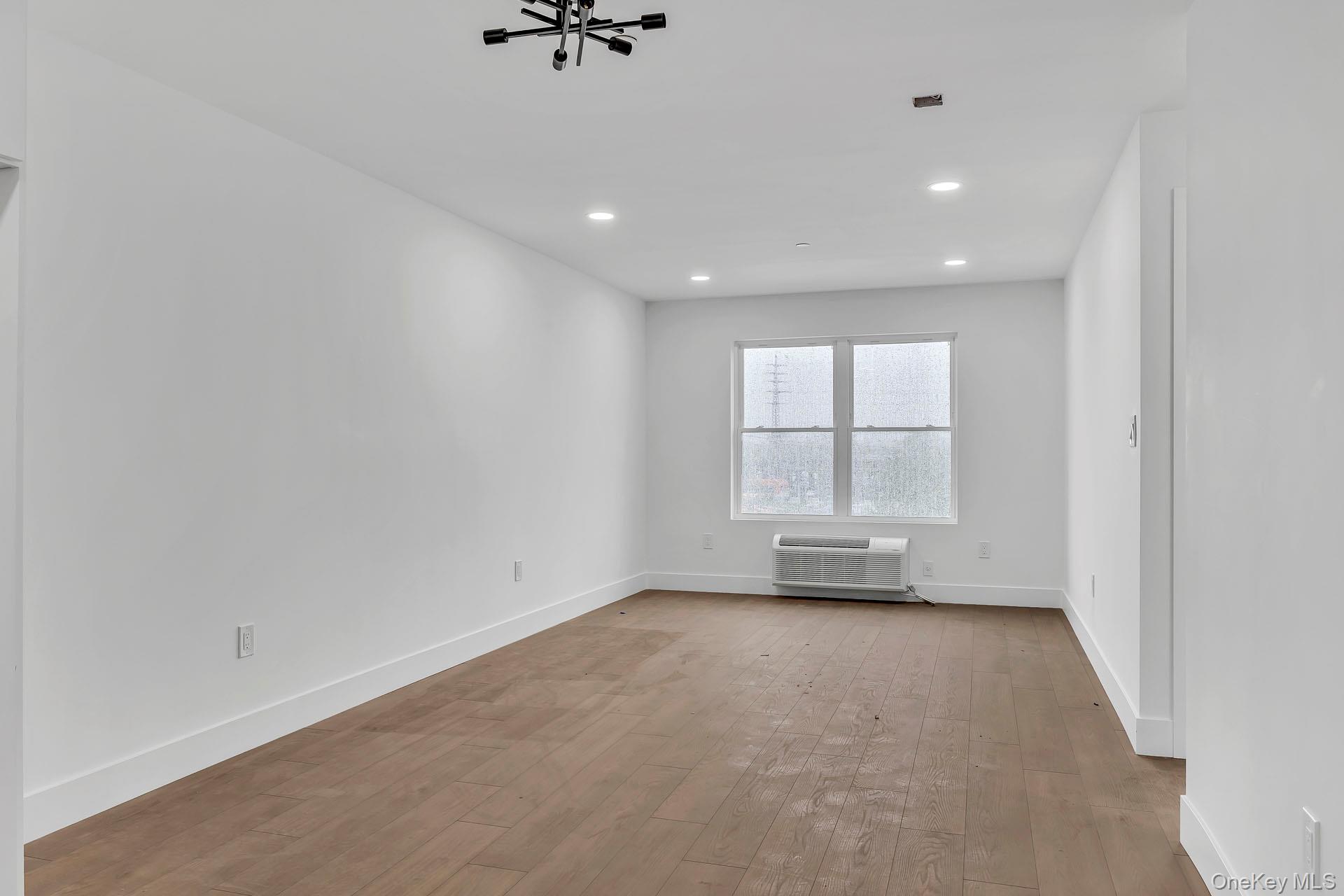 #2 photo, 74 Broadway, Нассау ‖ Freeport , NY 11520