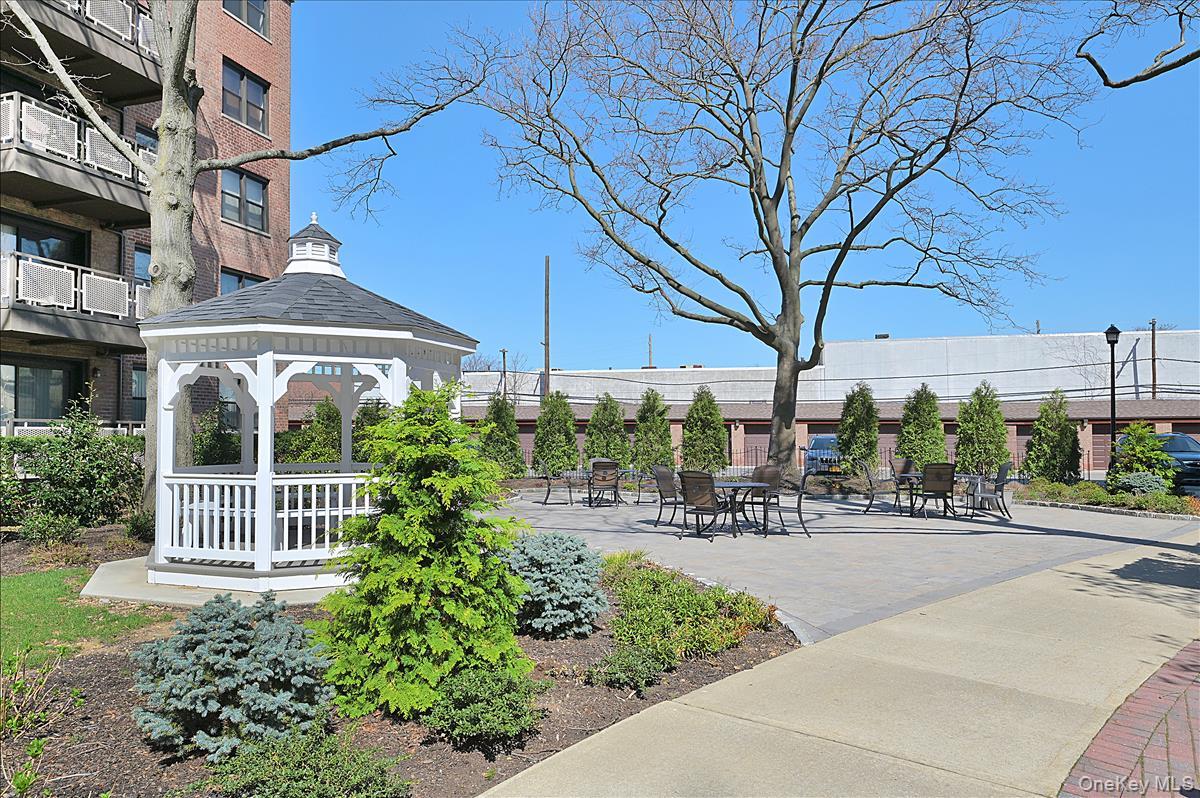 #15 photo, 4 Birchwood Court, מחוז נסאו Mineola , NY 11501