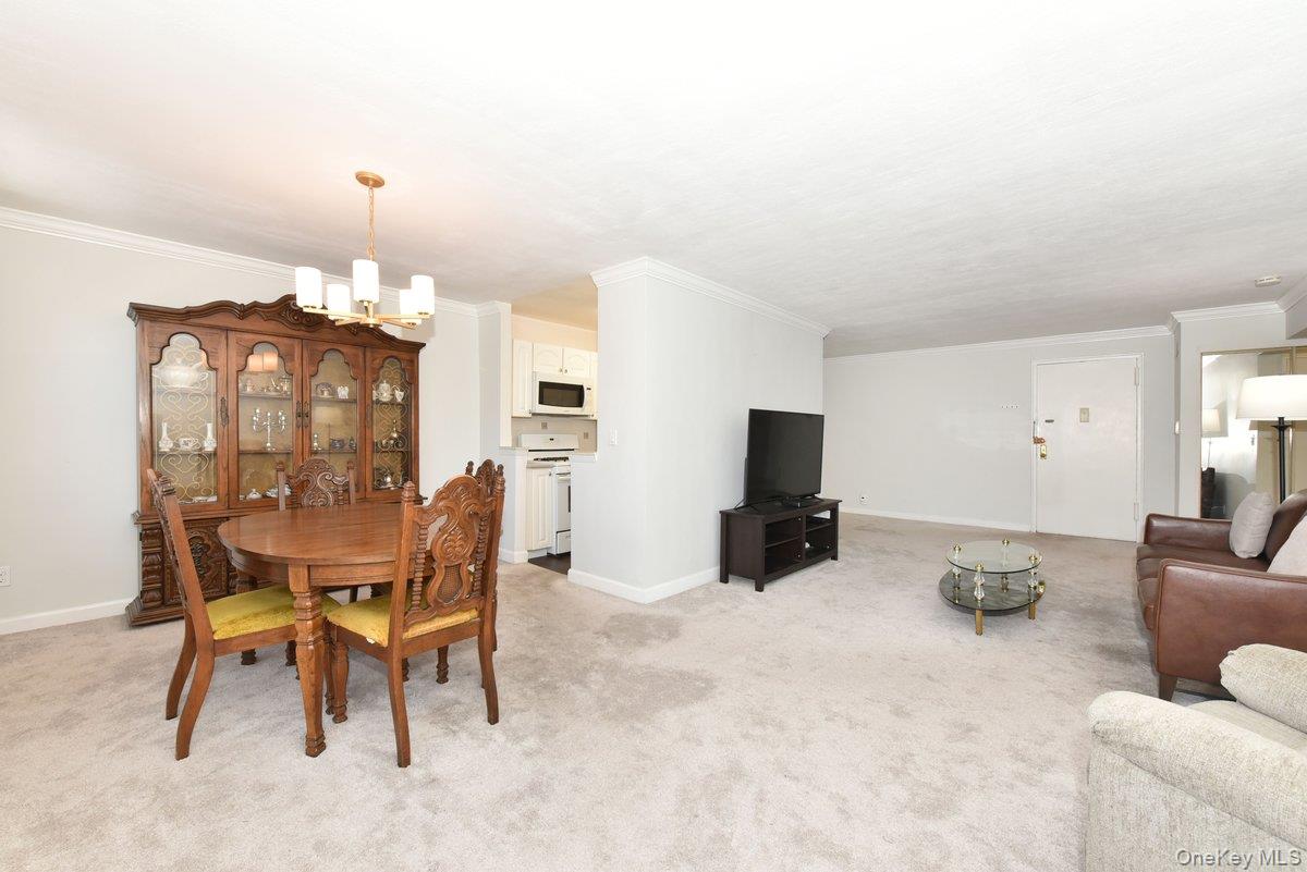 #5 photo, 4 Birchwood Court, מחוז נסאו Mineola , NY 11501