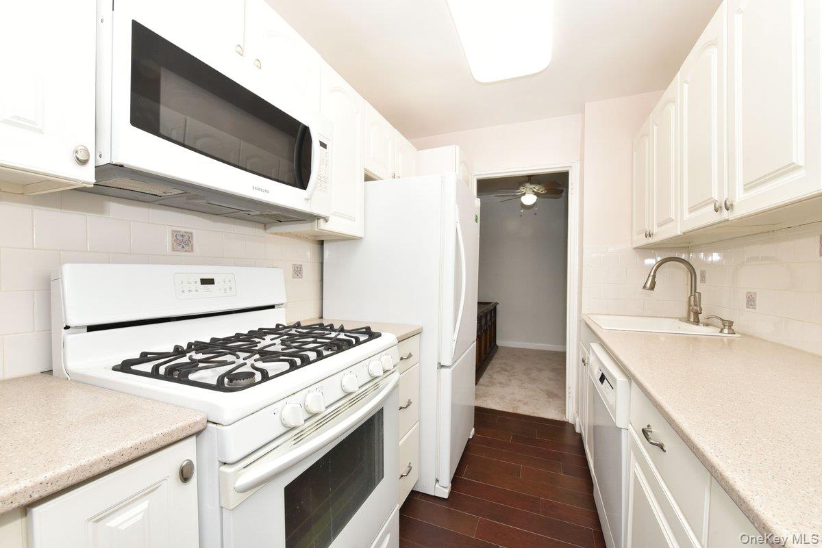 #8 photo, 4 Birchwood Court, מחוז נסאו Mineola , NY 11501