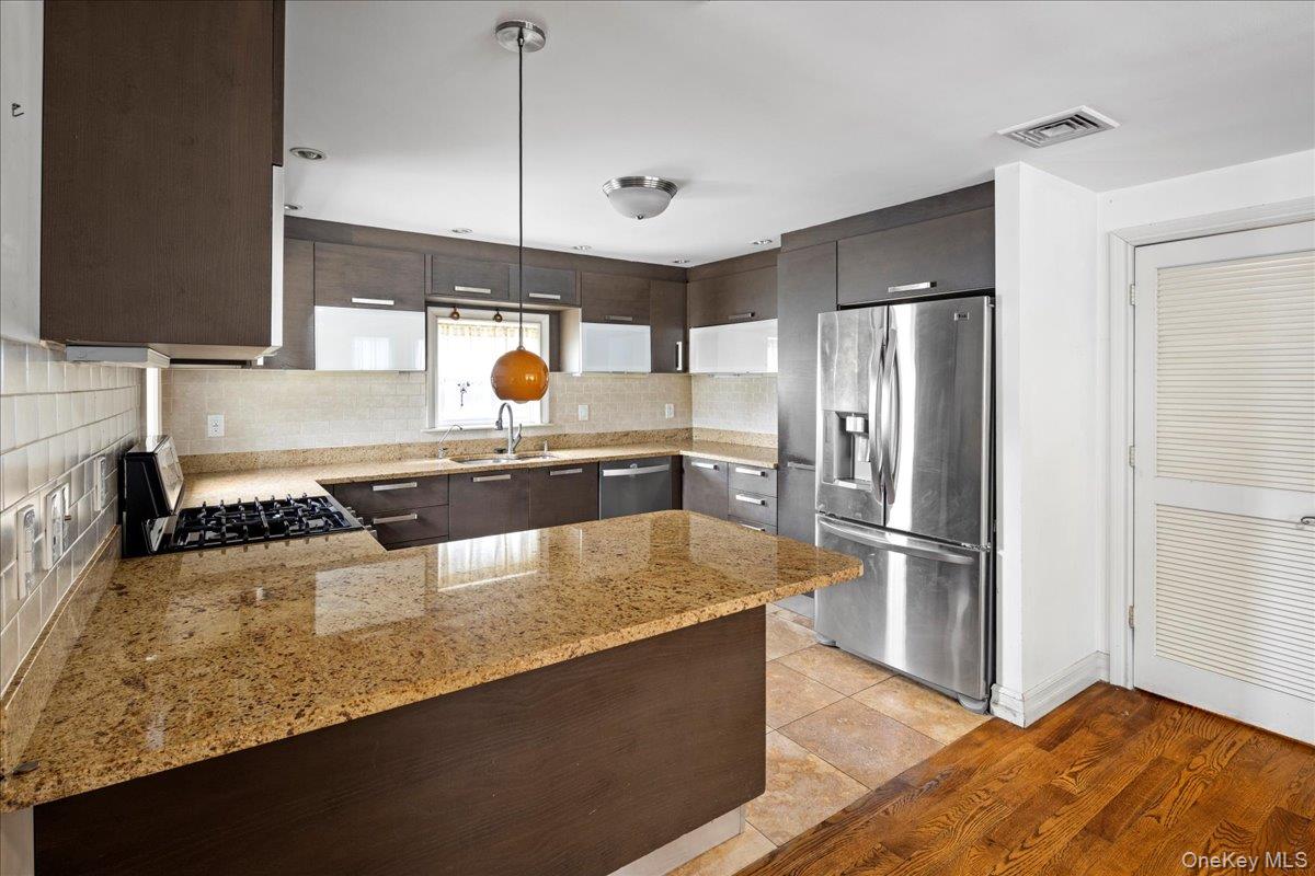 #12 photo, 38 Johnson Place, Woodmere , NY 11598