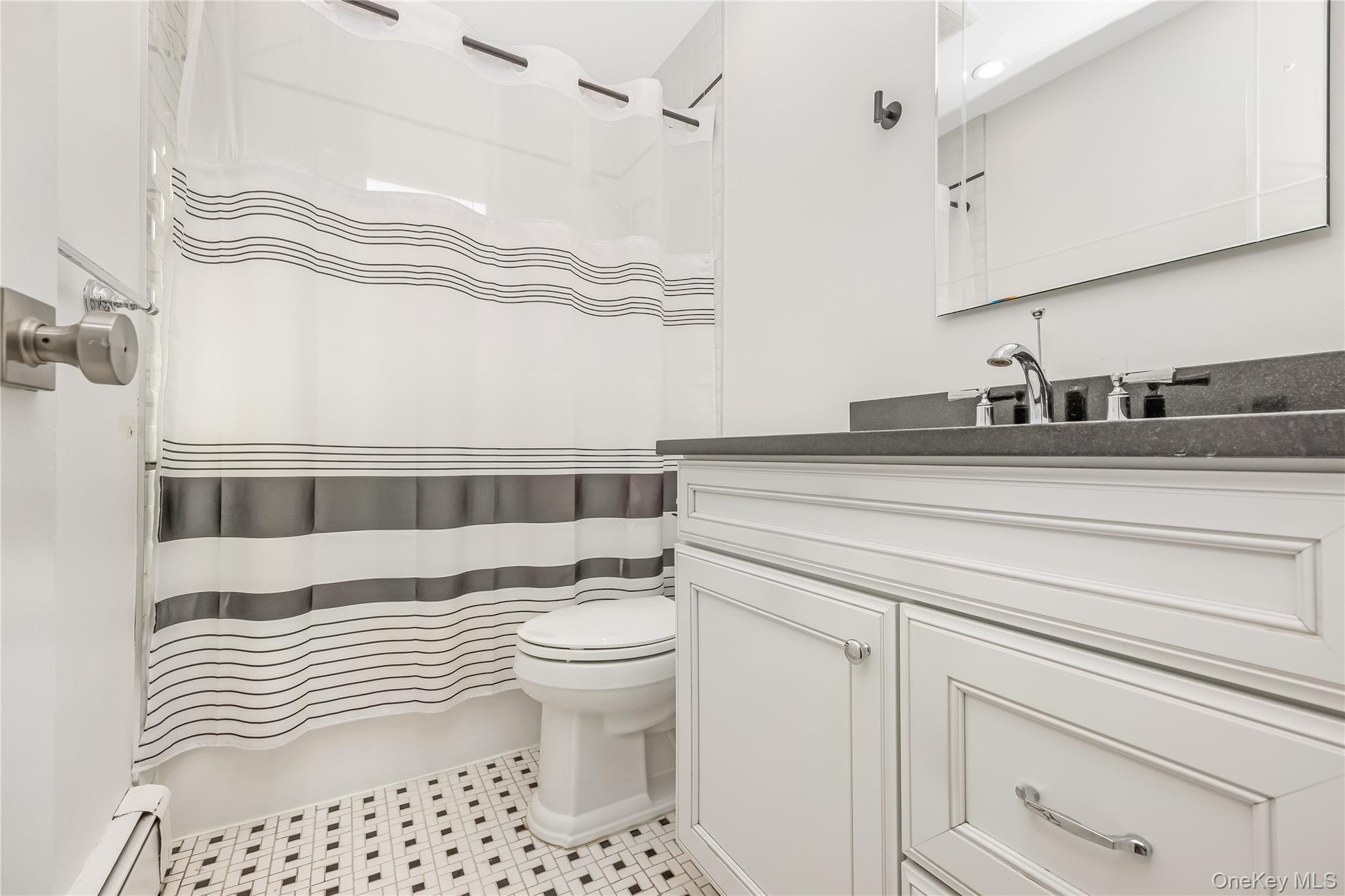 #19 photo, 159 Avon Place, West Hempstead , NY 11552