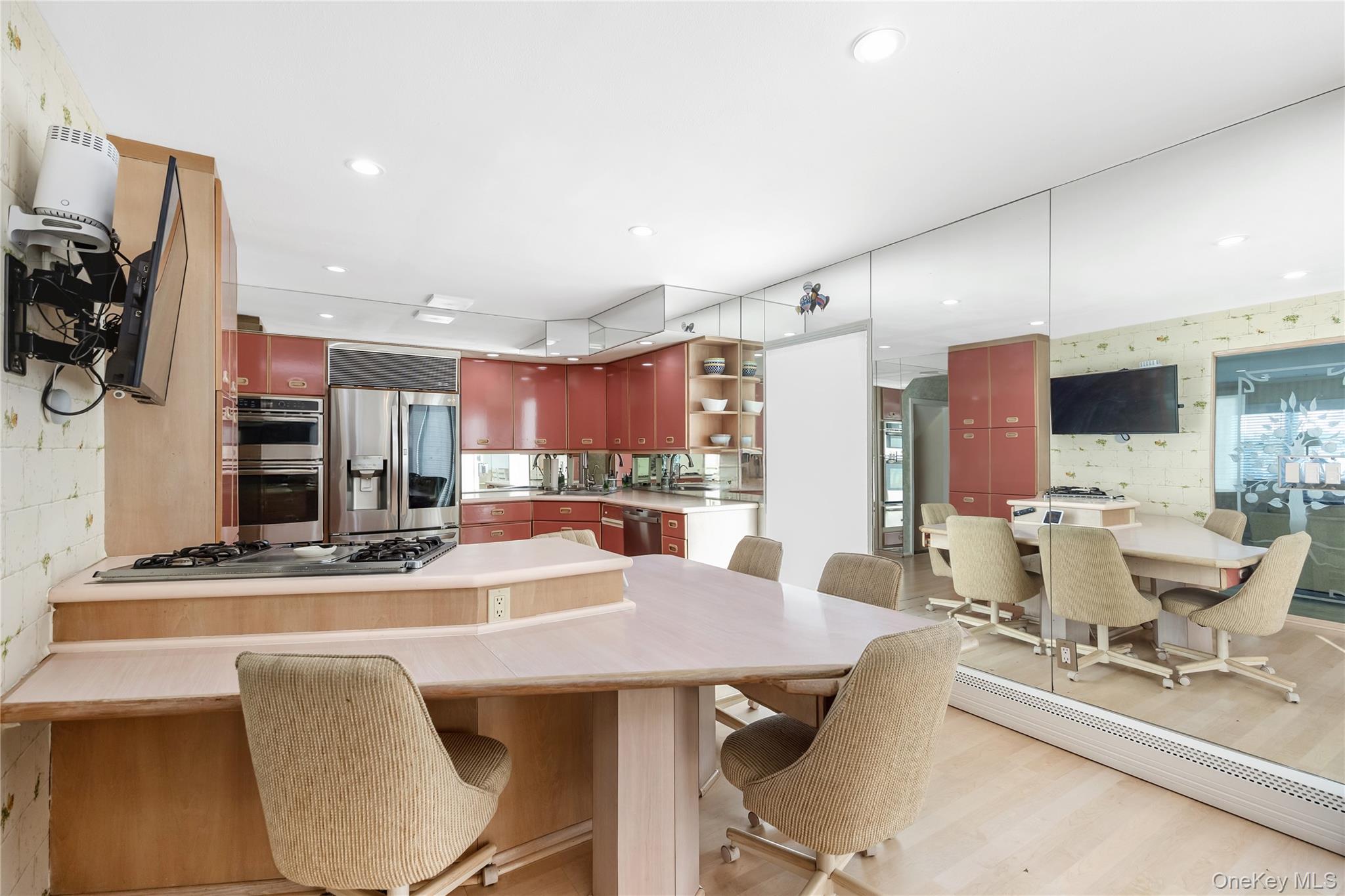 #8 photo, 159 Avon Place, West Hempstead , NY 11552