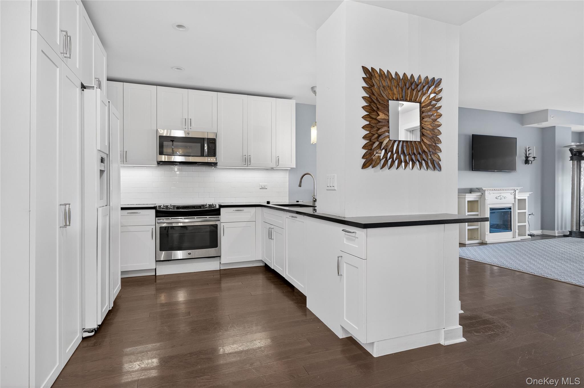 #4 photo, 433 Main Street, Port Washington , NY 11050