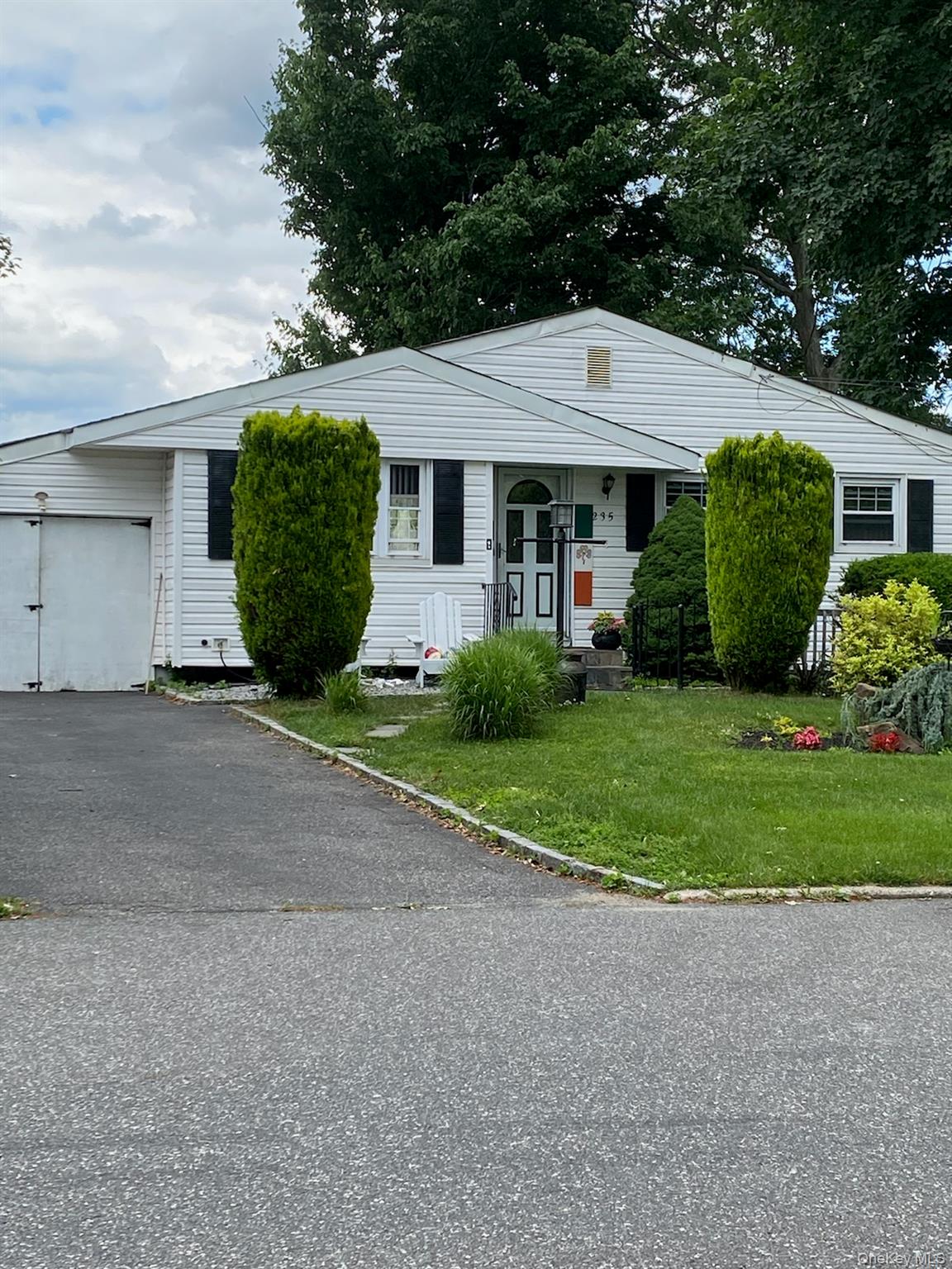 #1 photo, 235 E 1st Street, Deer Park , NY 11729