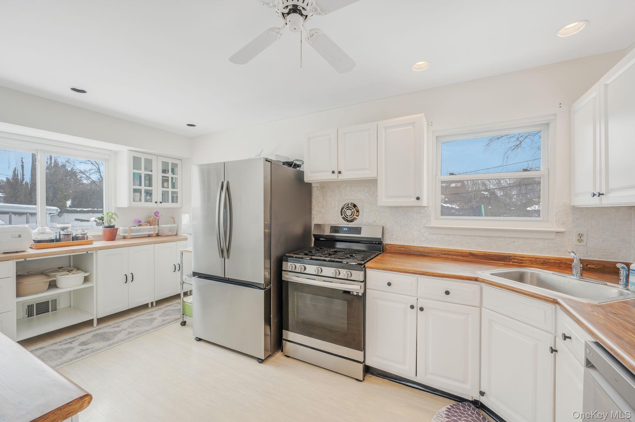 #17 photo, 7 Seneca Drive, Commack , NY 11725